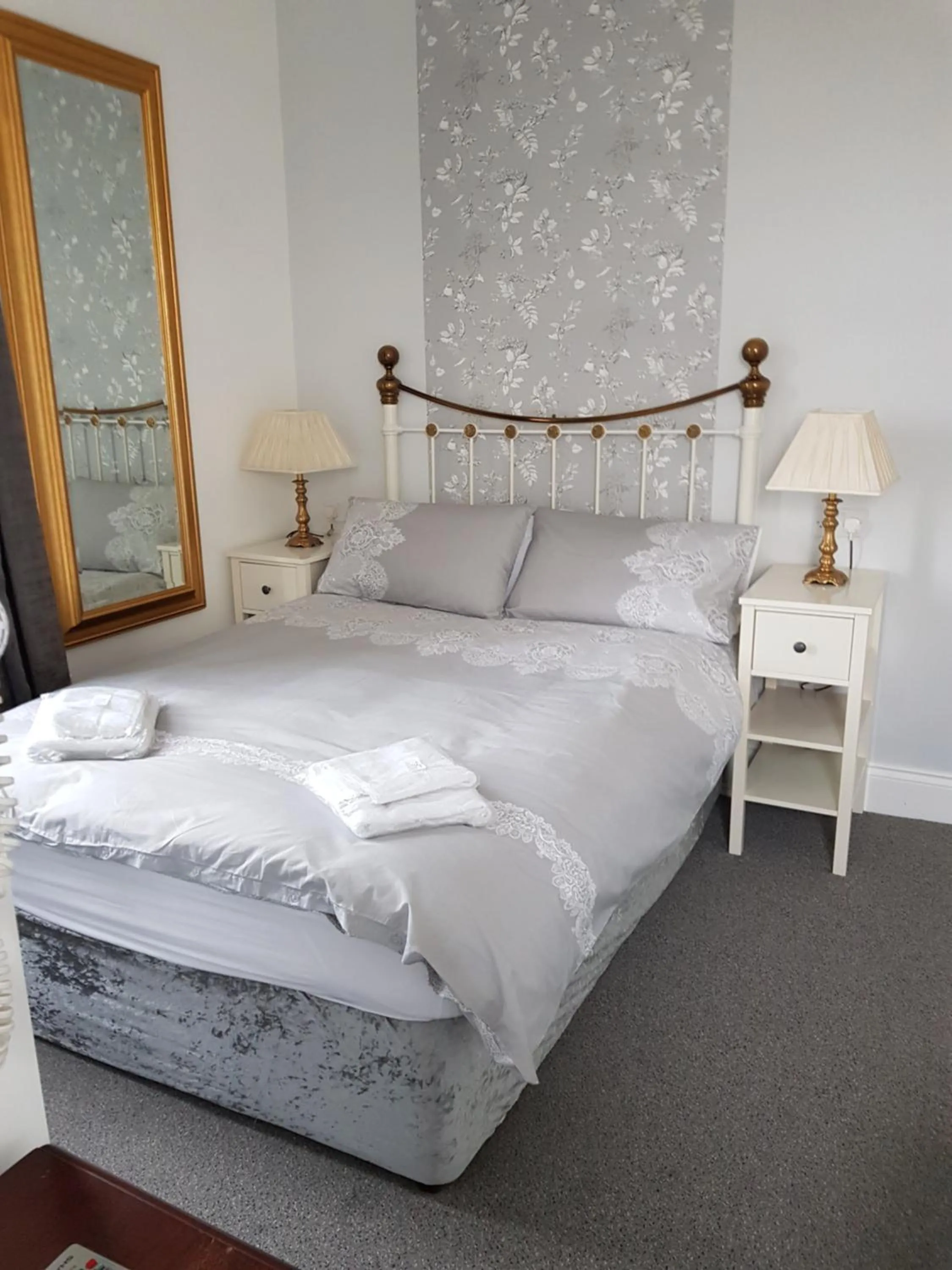 Photo of the whole room, Bed in Kingswood Guest House