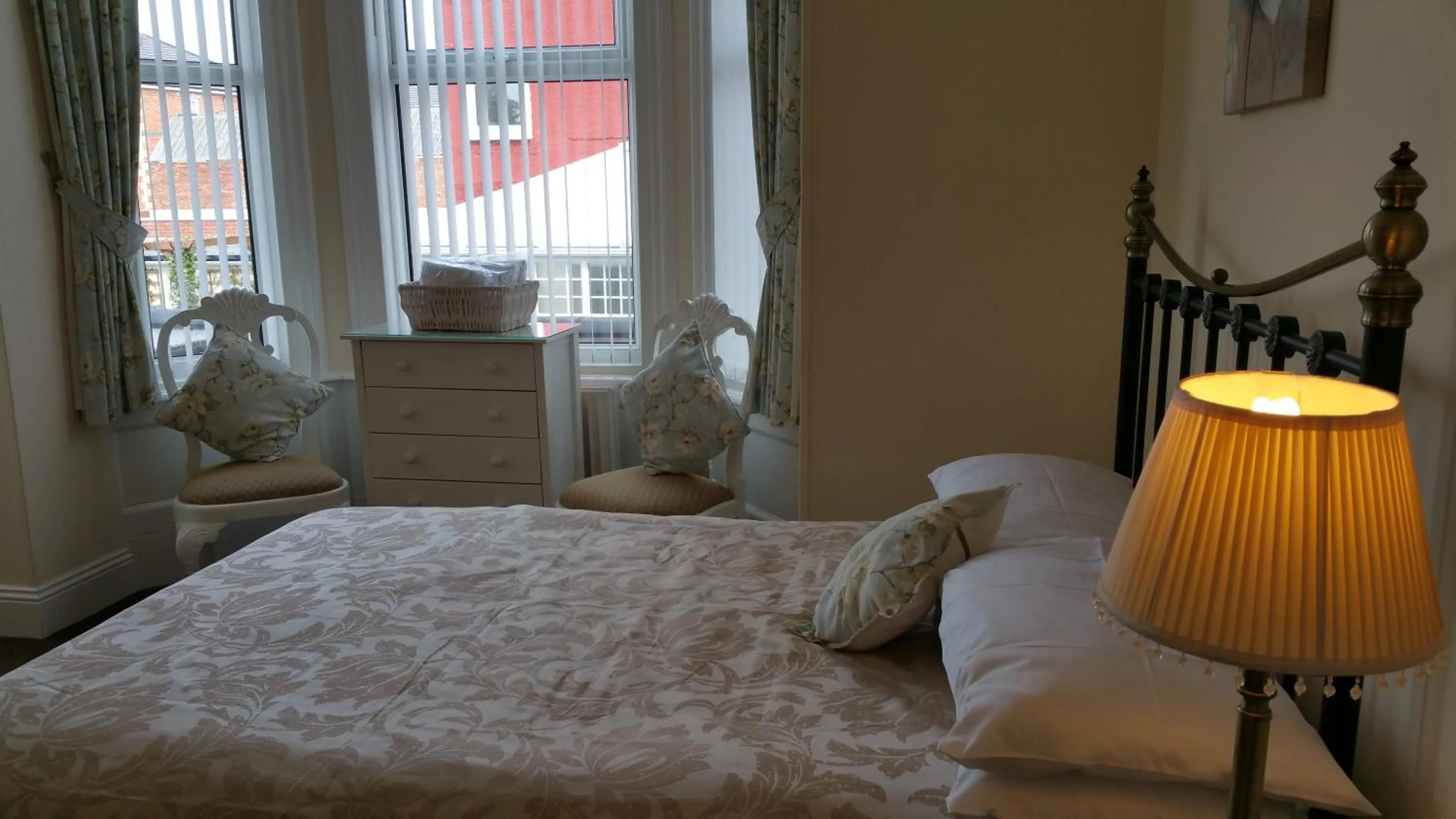 Bedroom, Bed in Kingswood Guest House