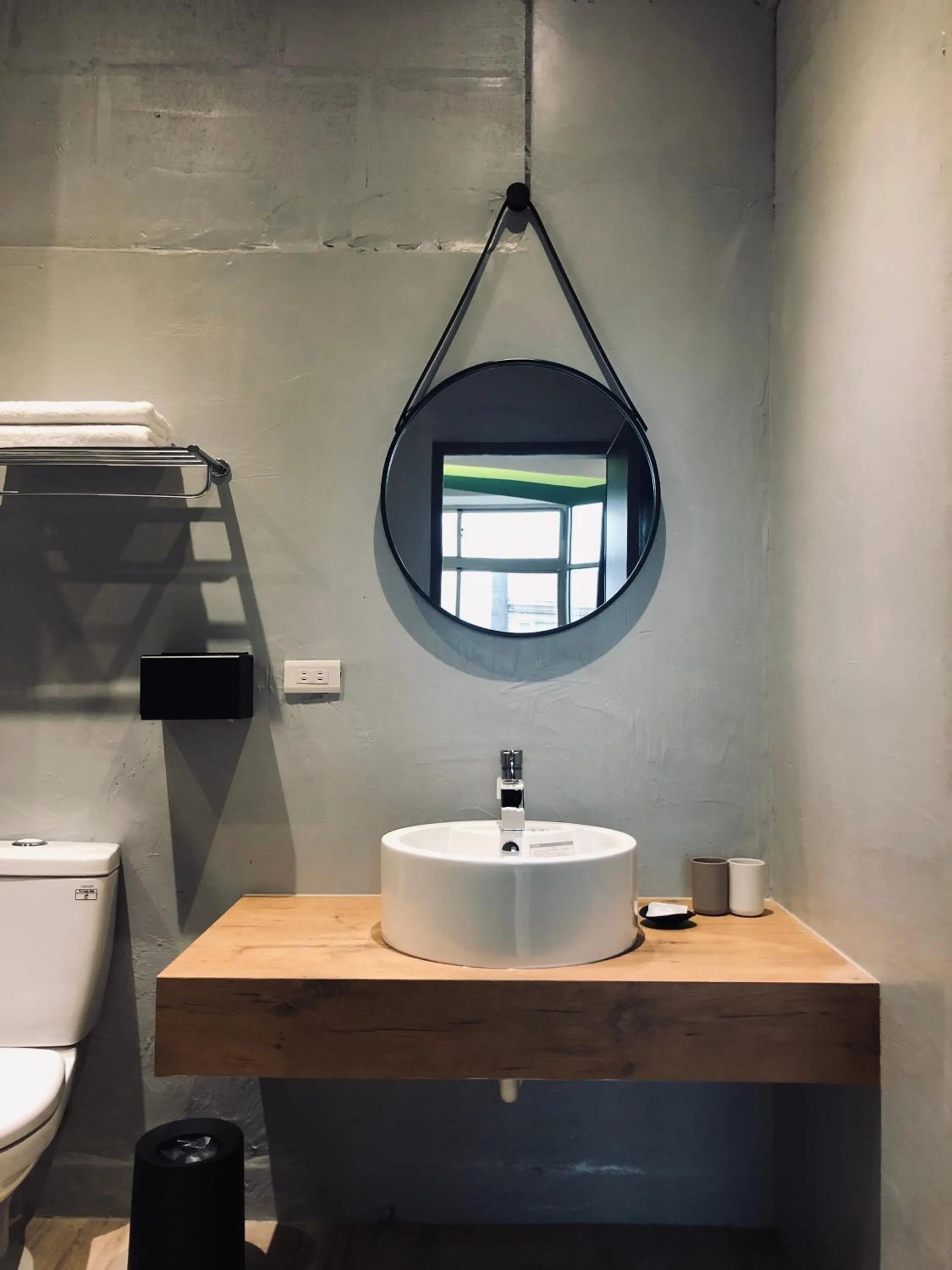 Bathroom in Art Zone 2