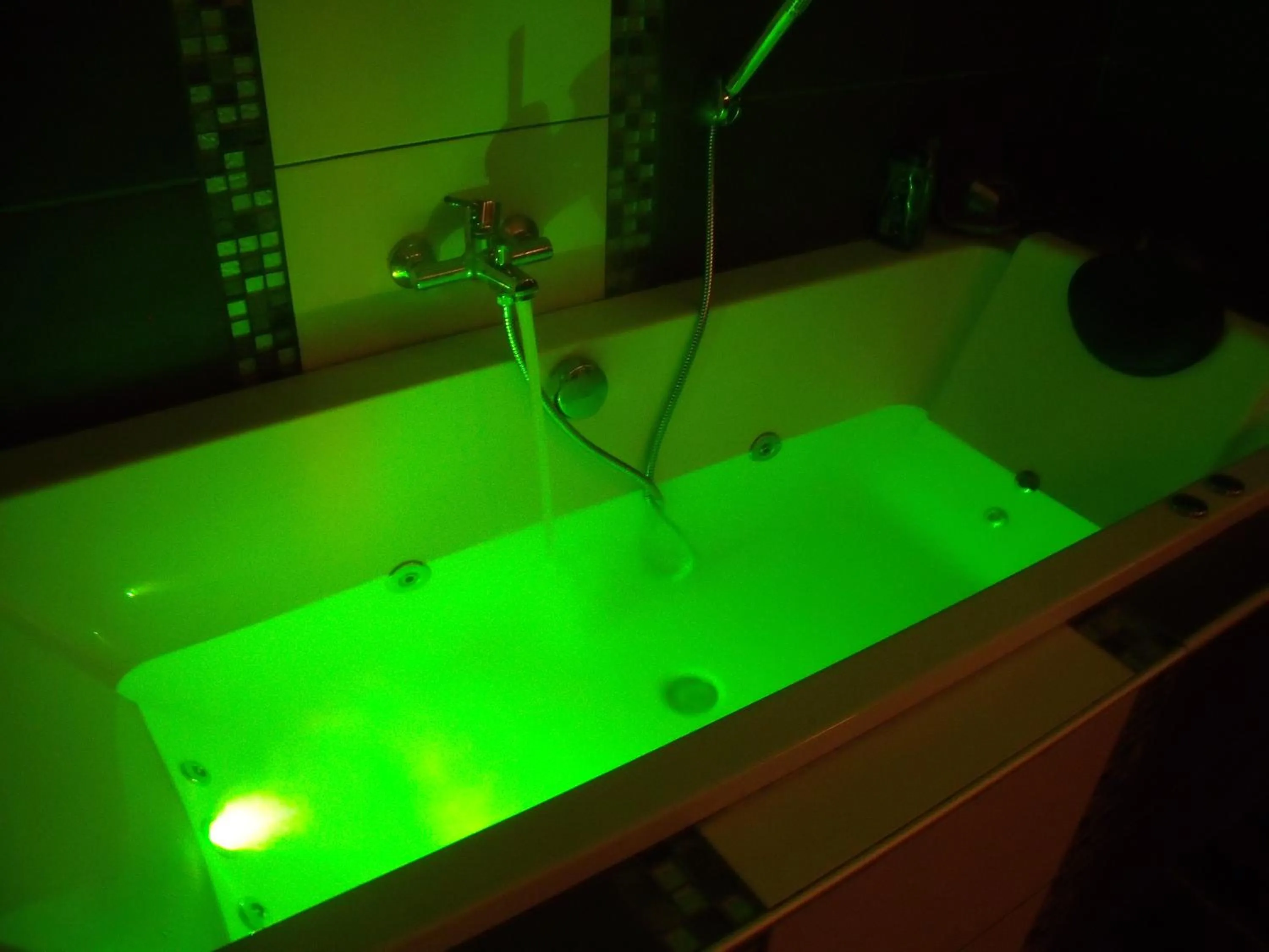 chambres d hotes ,hotel ,Secret d'une Nuit a vicq prės de onnaing,avec piscine