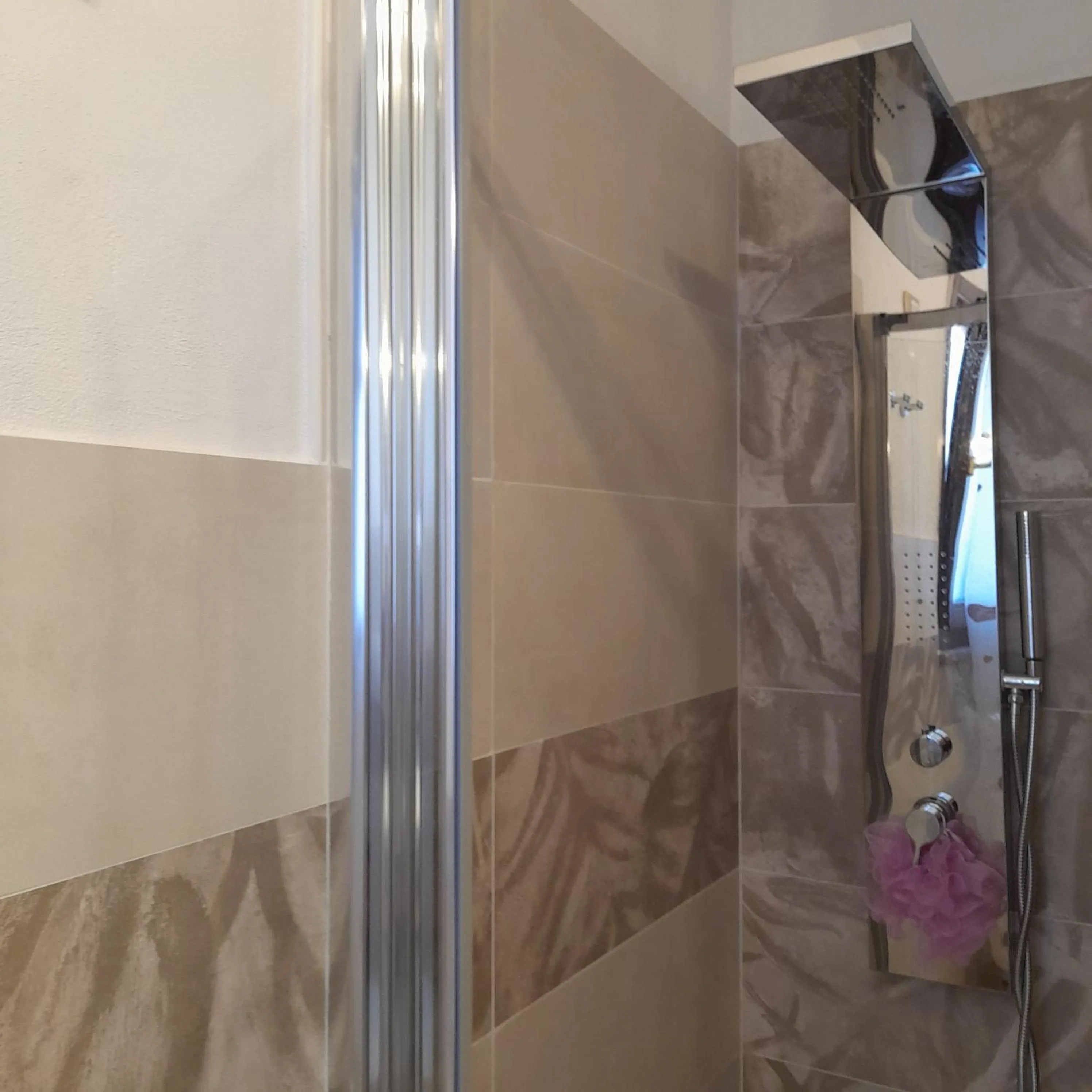 Shower in La Fortezza casa vacanze & appartament