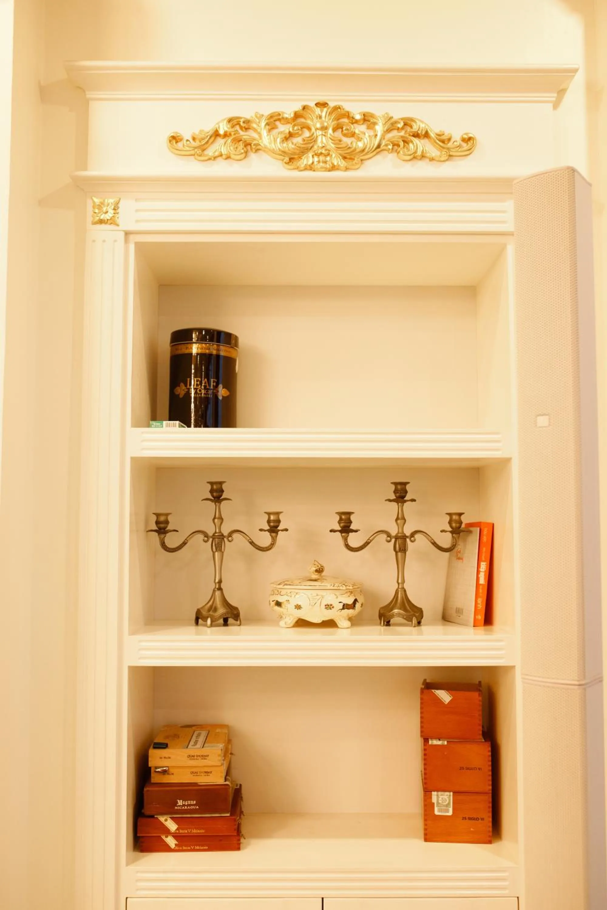 wardrobe in Khách sạn Phương Anh