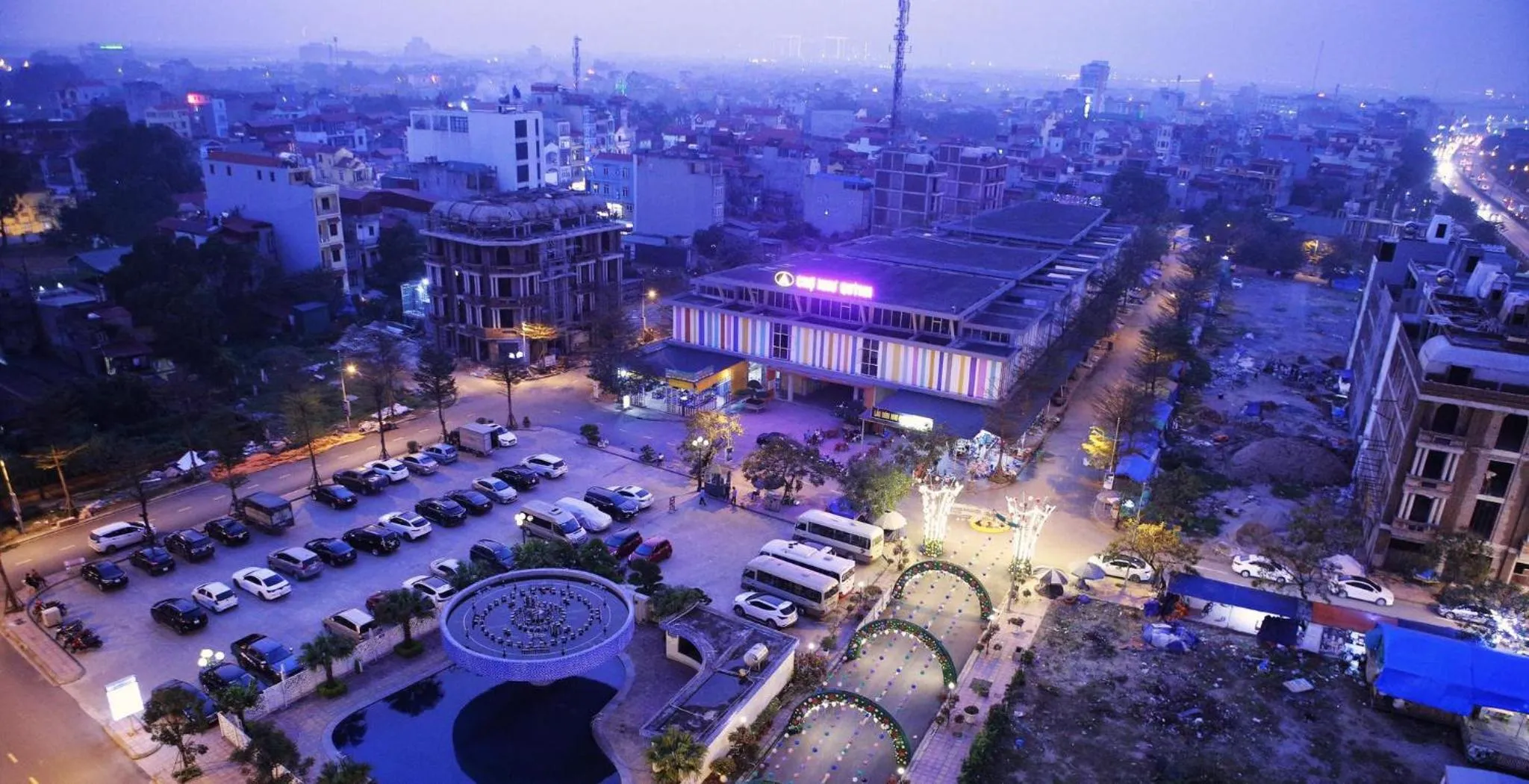 Night in Khách sạn Phương Anh