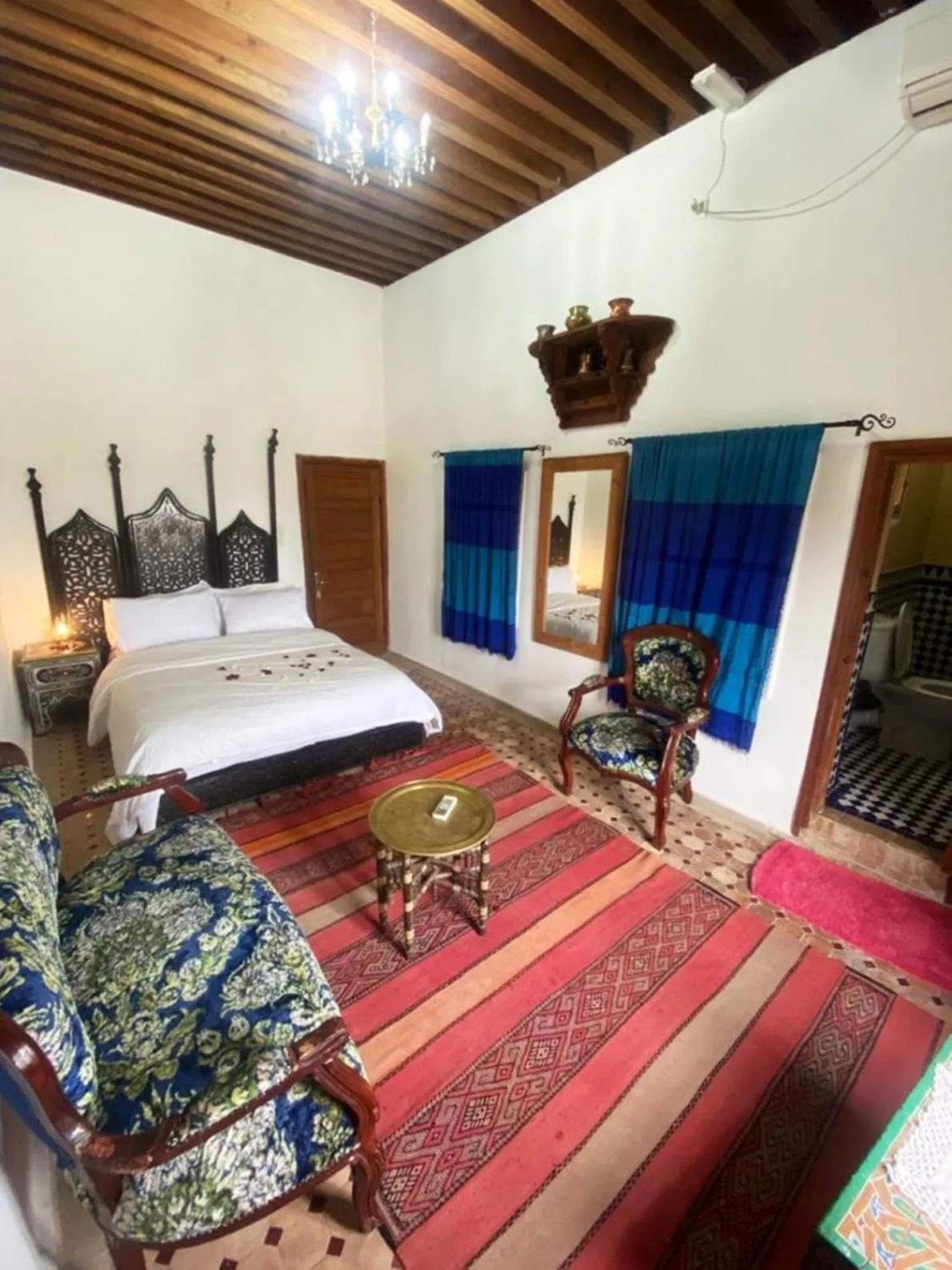 Photo of the whole room, Bed in Dar Naima