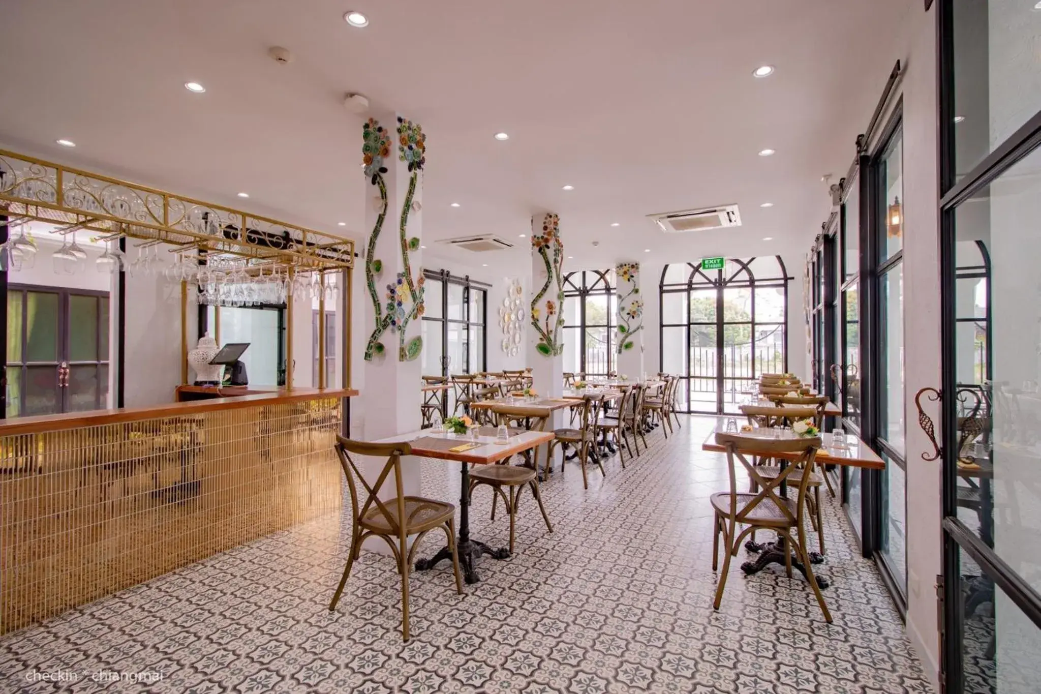 Restaurant/places to eat in Lanna Oriental Hotel Restaurant/places to eat in Lanna Oriental Hotel