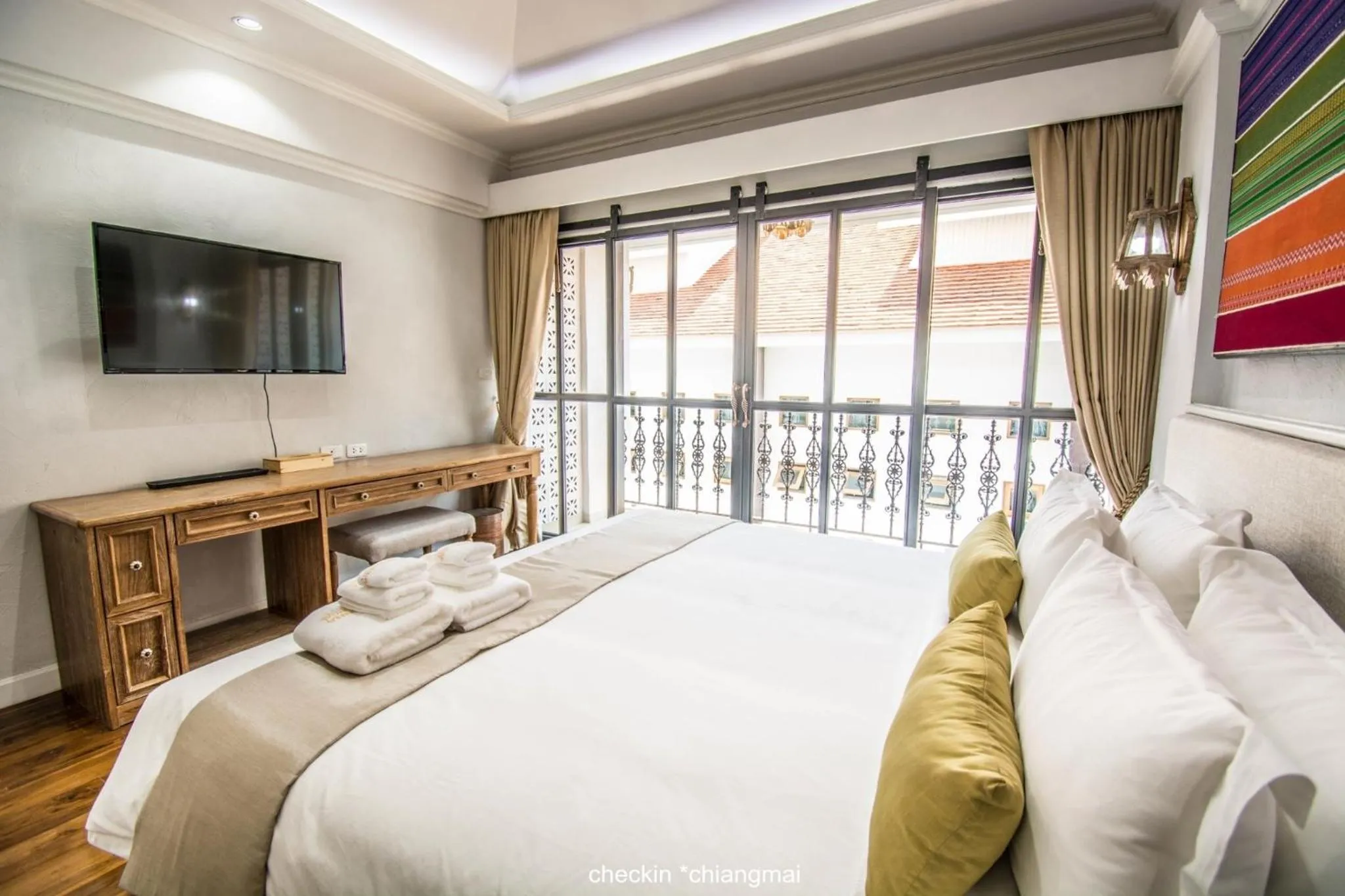 Photo of the whole room, Bed in Lanna Oriental Hotel