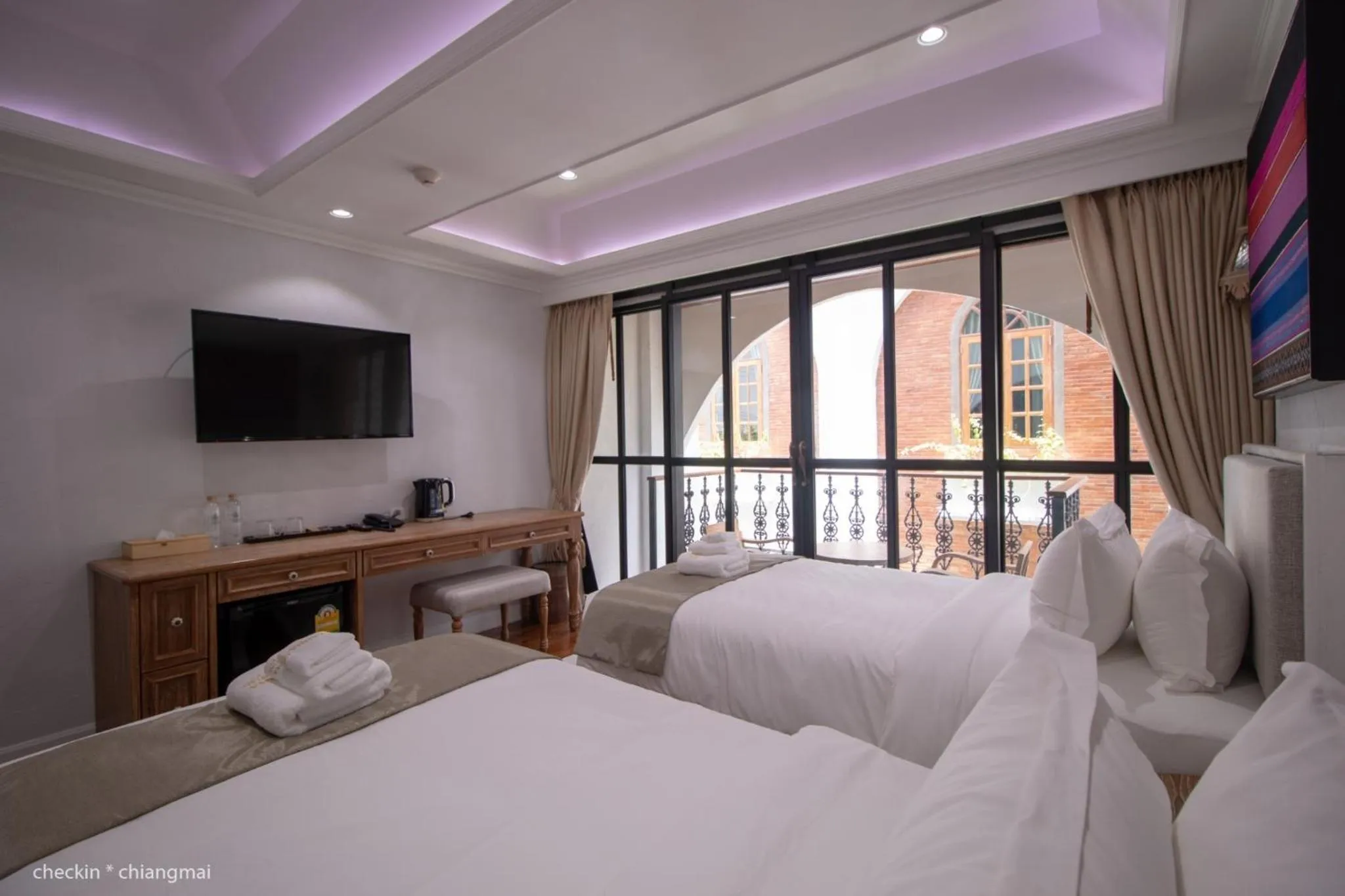 Photo of the whole room, Bed in Lanna Oriental Hotel