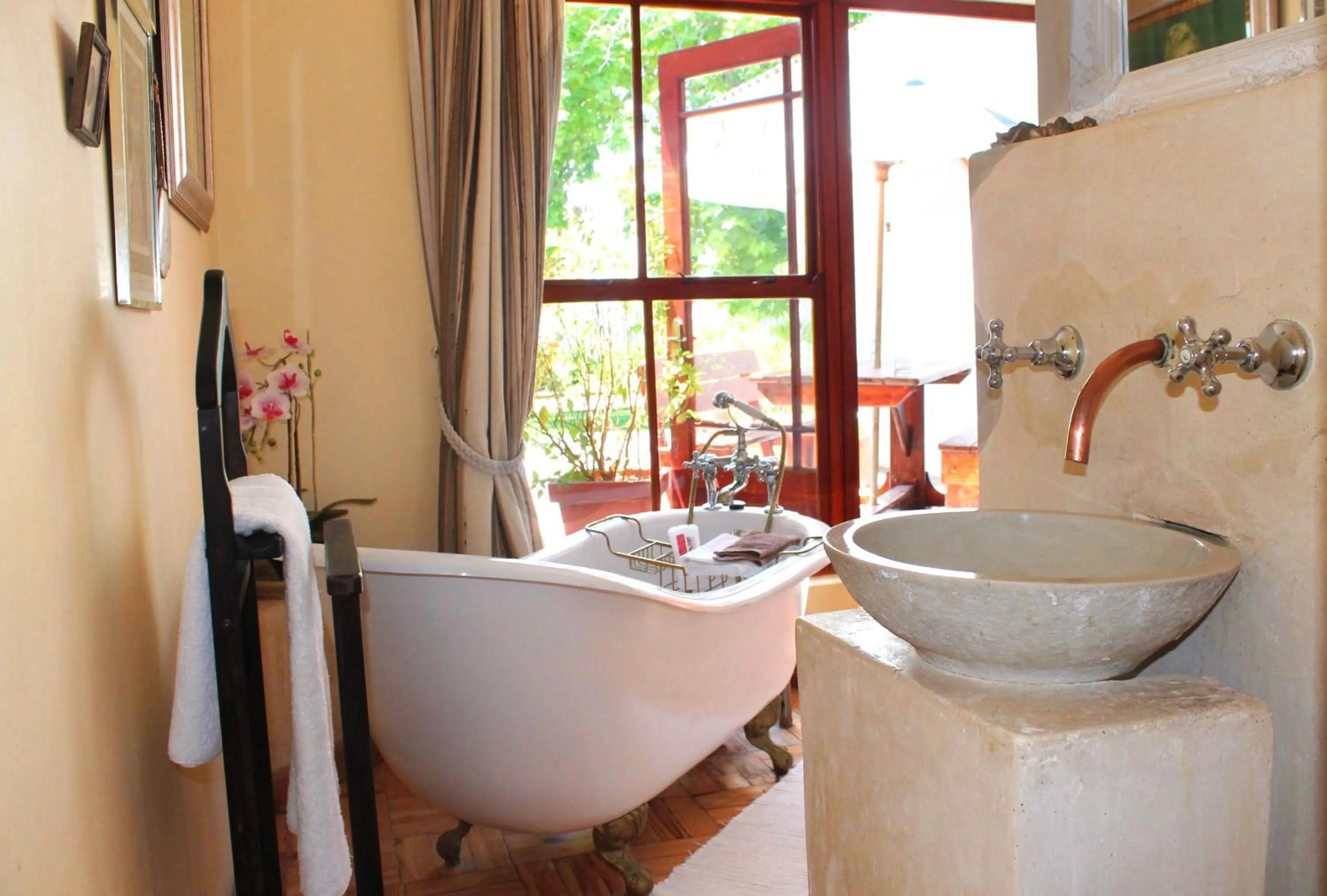 Bathroom in Goblin's Creek