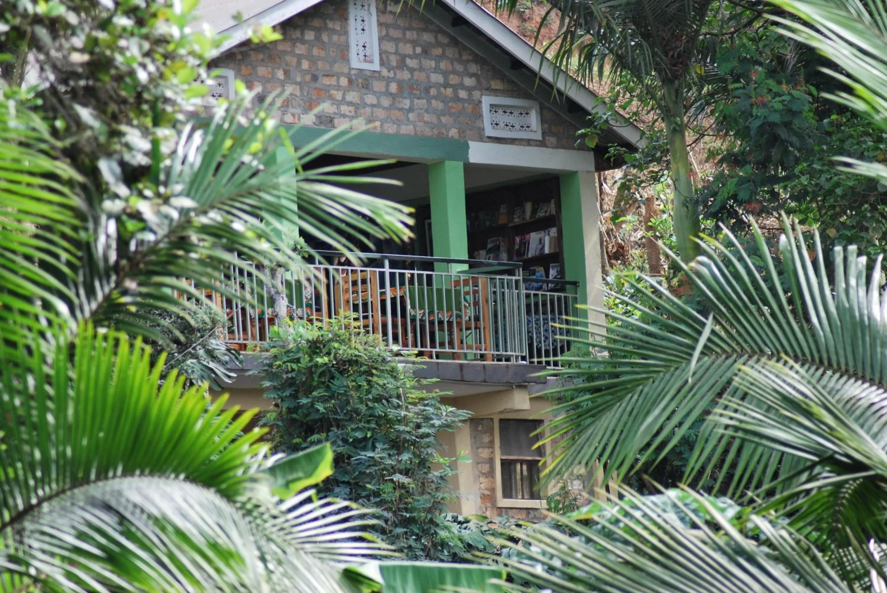 Property building in Crater Bay Cottages