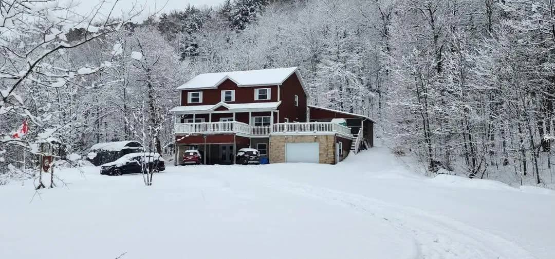 Gîte Le Trésor Caché Bed & Breakfast