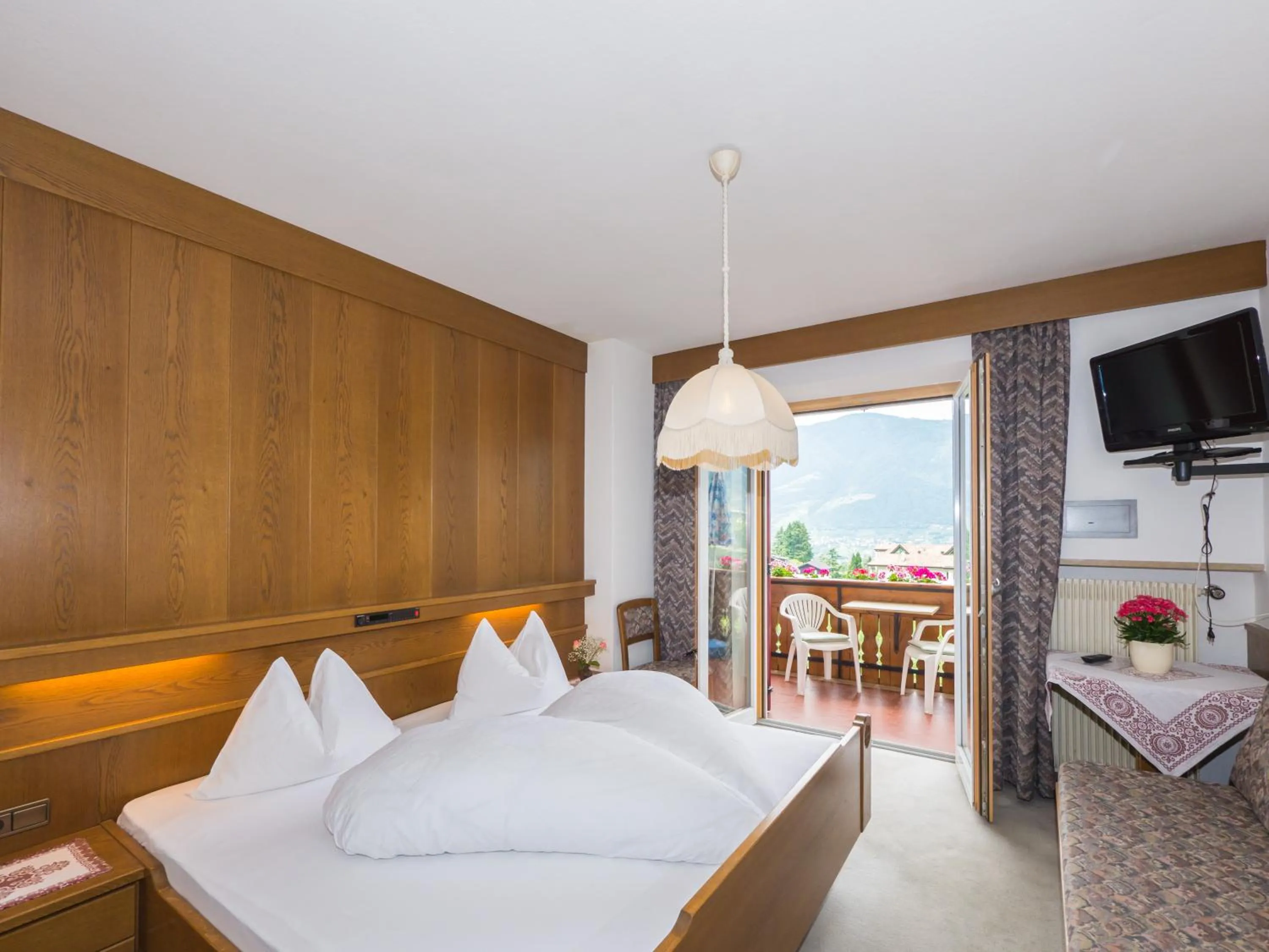 Photo of the whole room, Bed in Guesthouse Pension Grafenstein