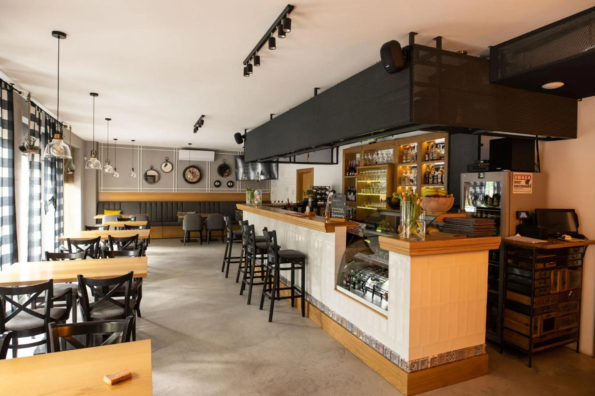 Restaurant/places to eat in Hotel Chrobrego9