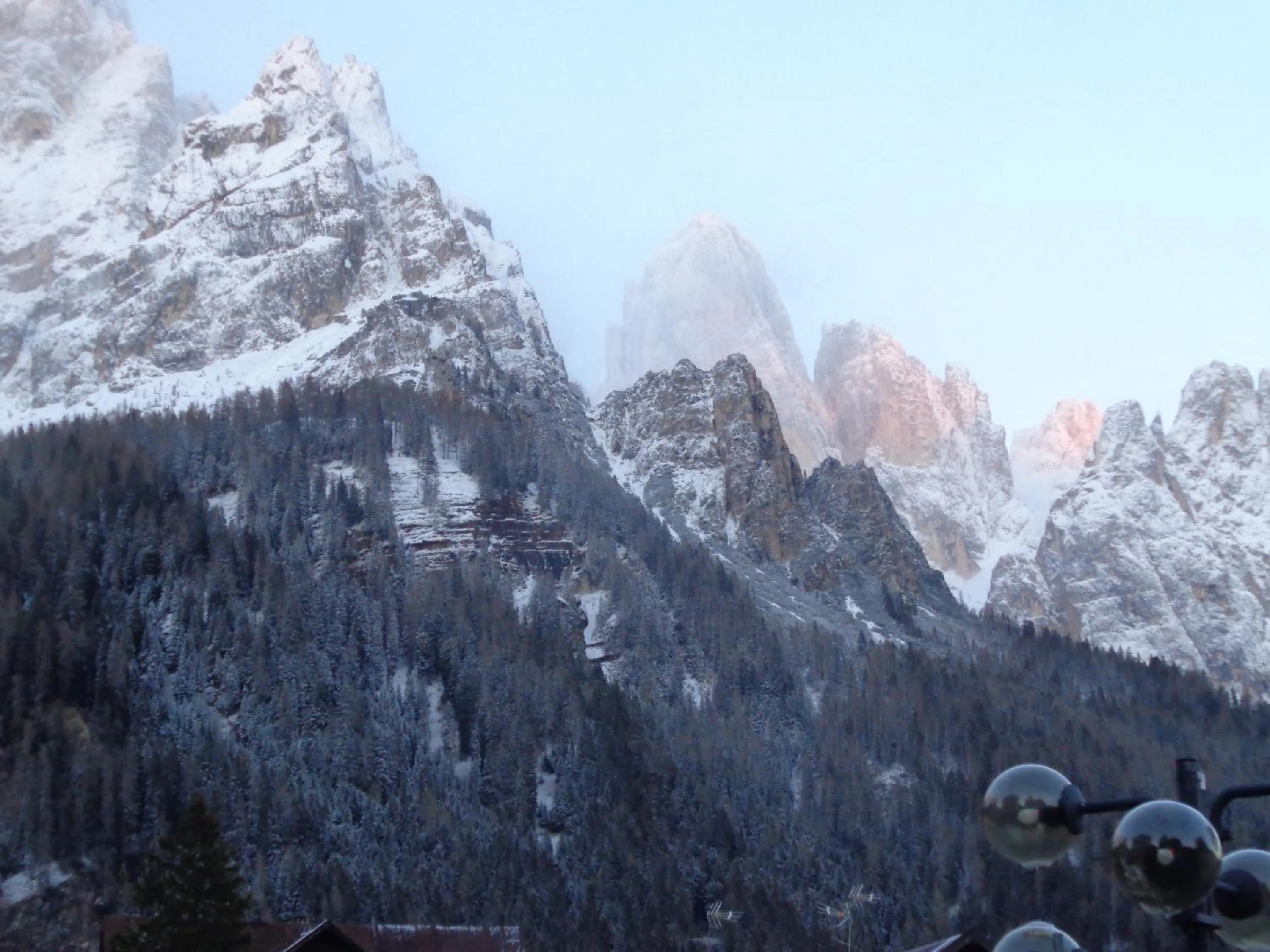 Photo of the whole room in Hotel Garni Suisse