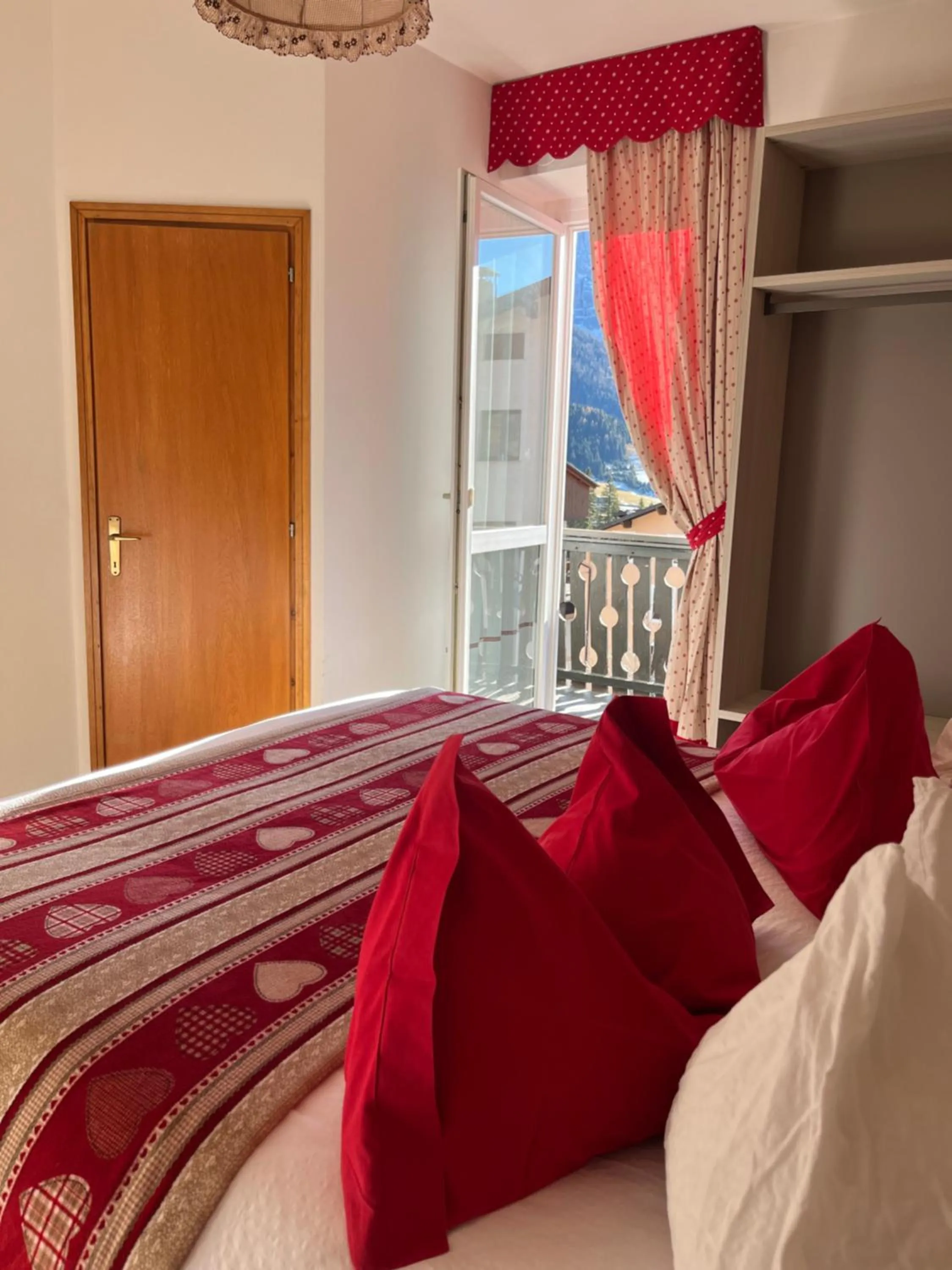 Bed in Hotel Garni Suisse