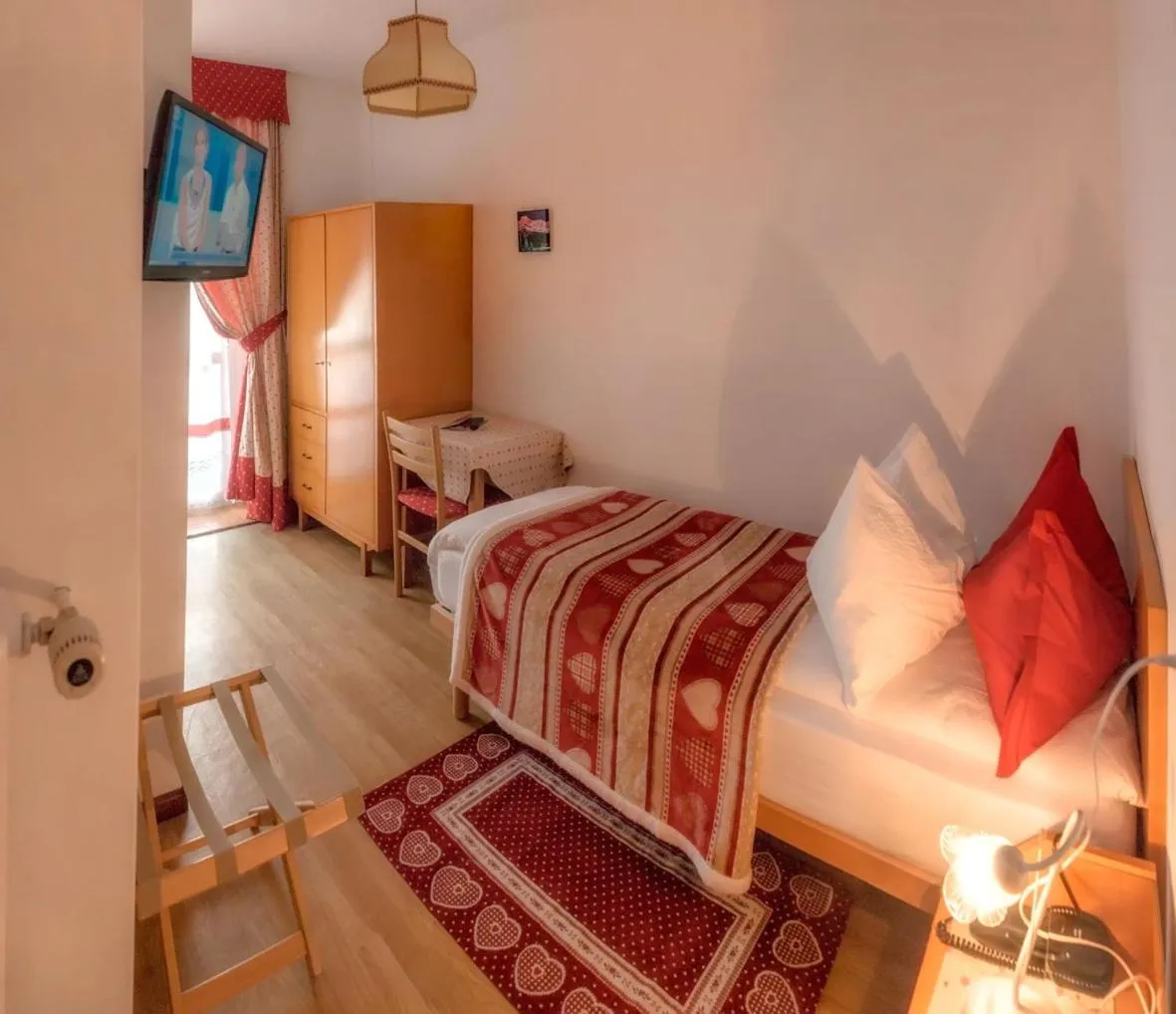 Single Room in Hotel Garni Suisse