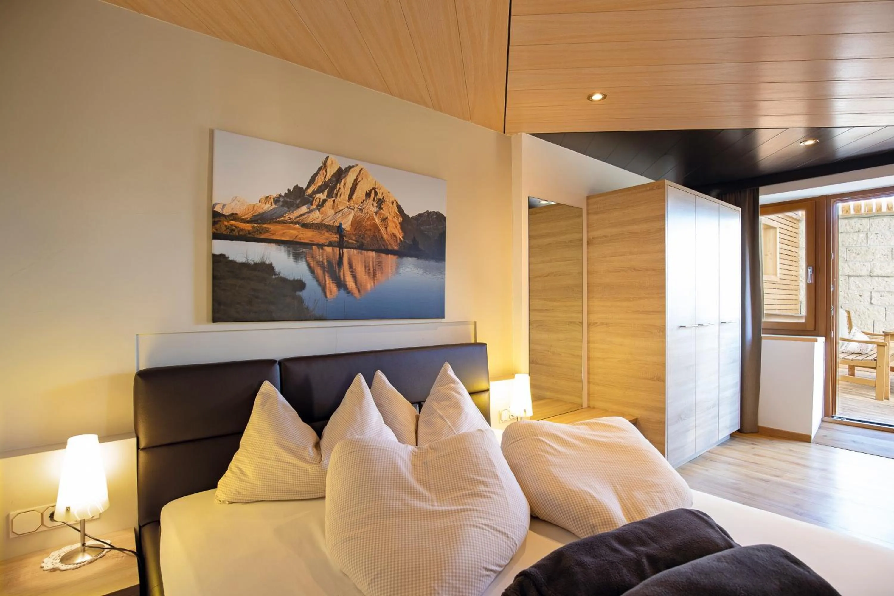 Photo of the whole room, Bed in Residence Alpenrose