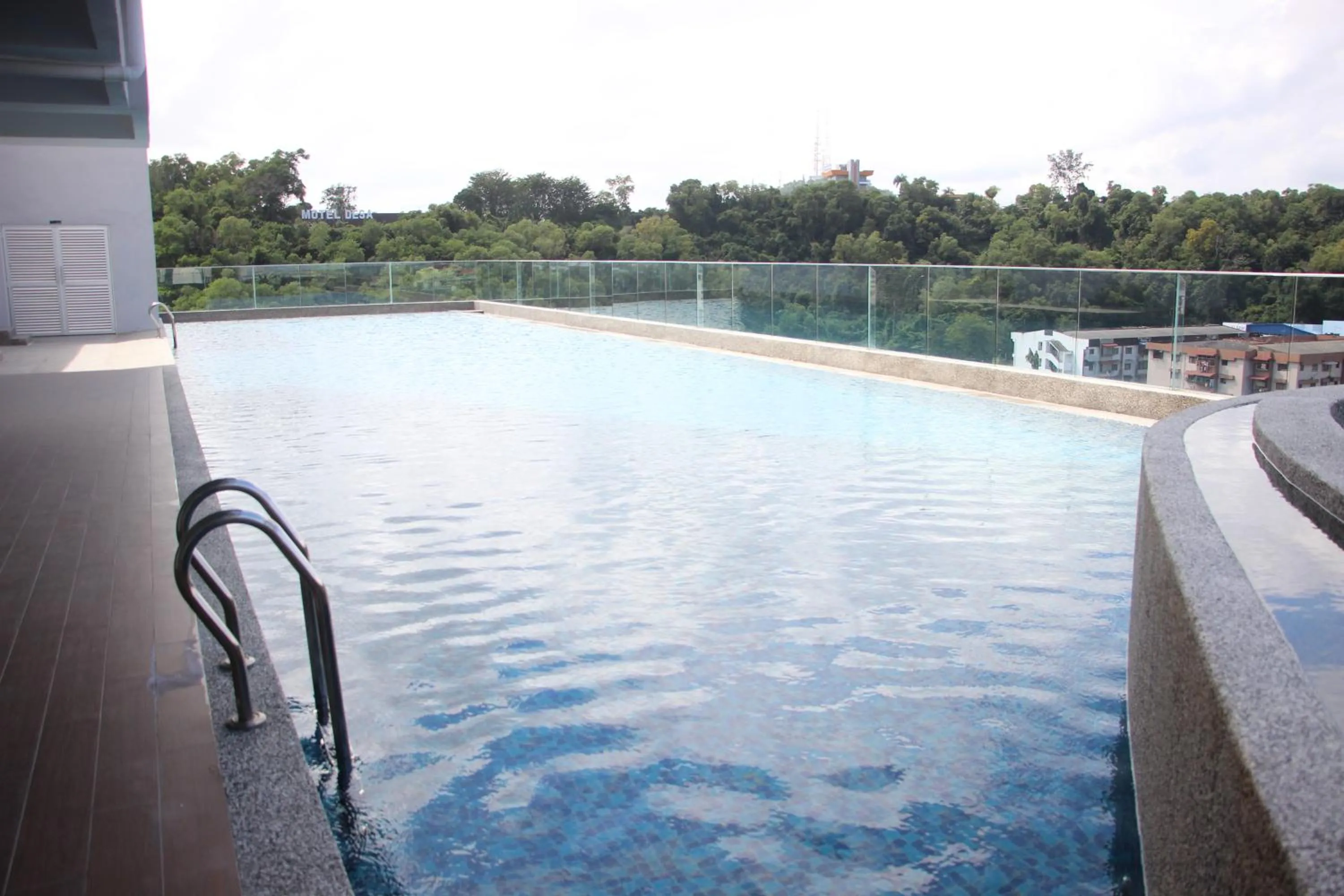 Sunny Seaview@Icon Residence