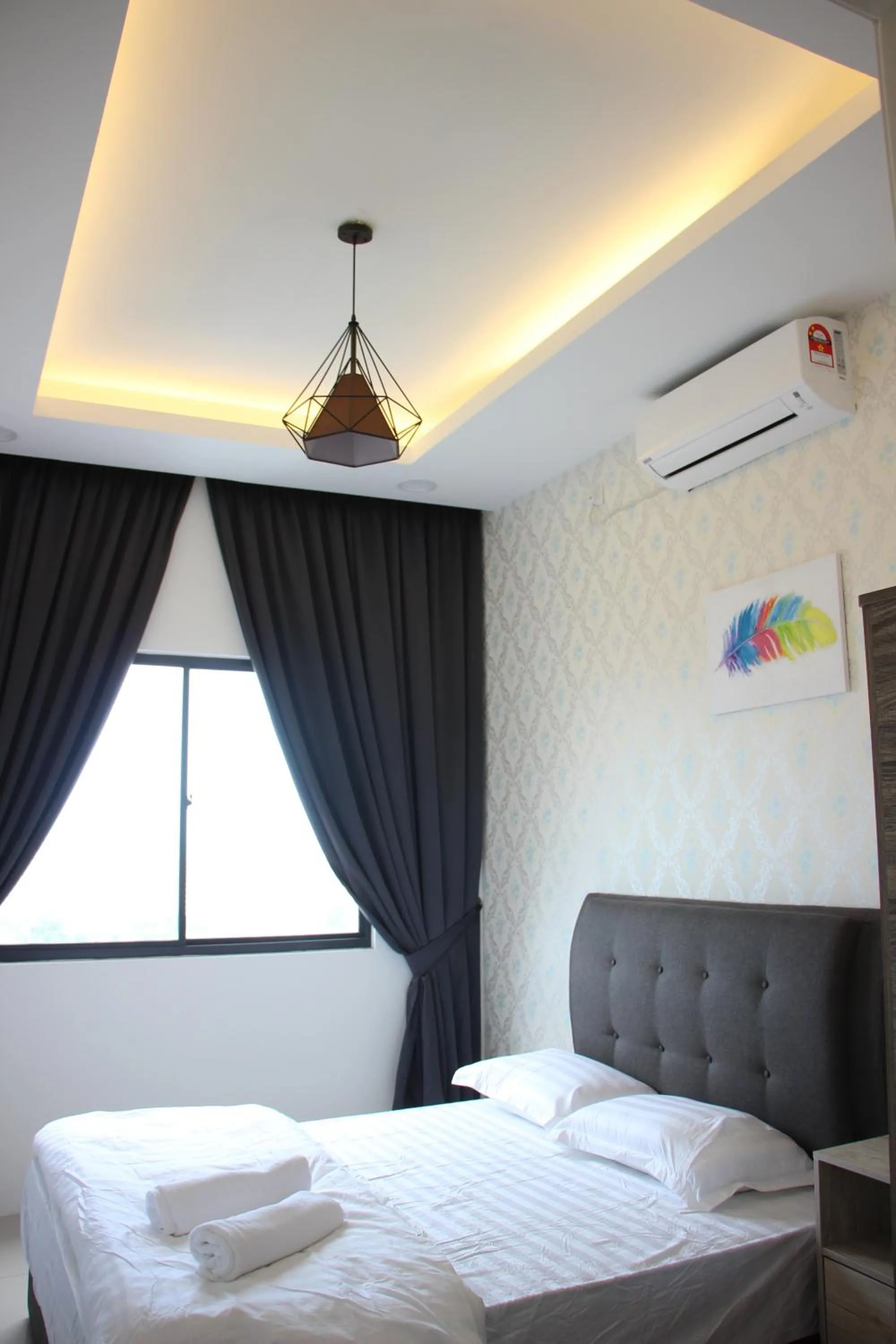 Sunny Seaview@Icon Residence
