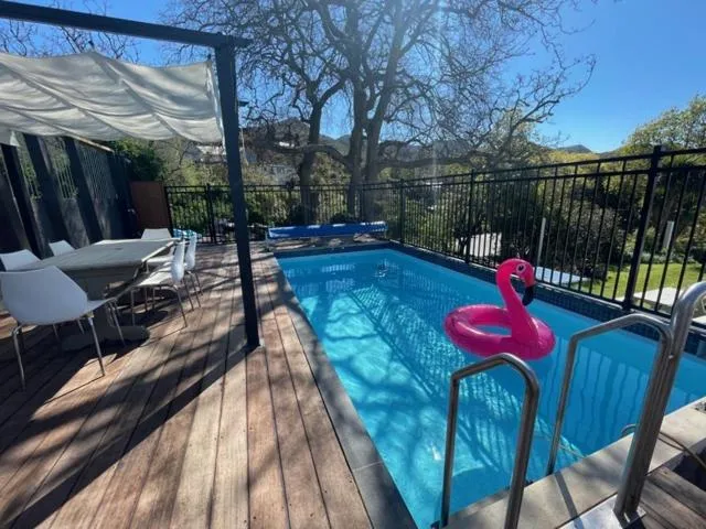 Swimming pool in Ōtoromiro Hotel