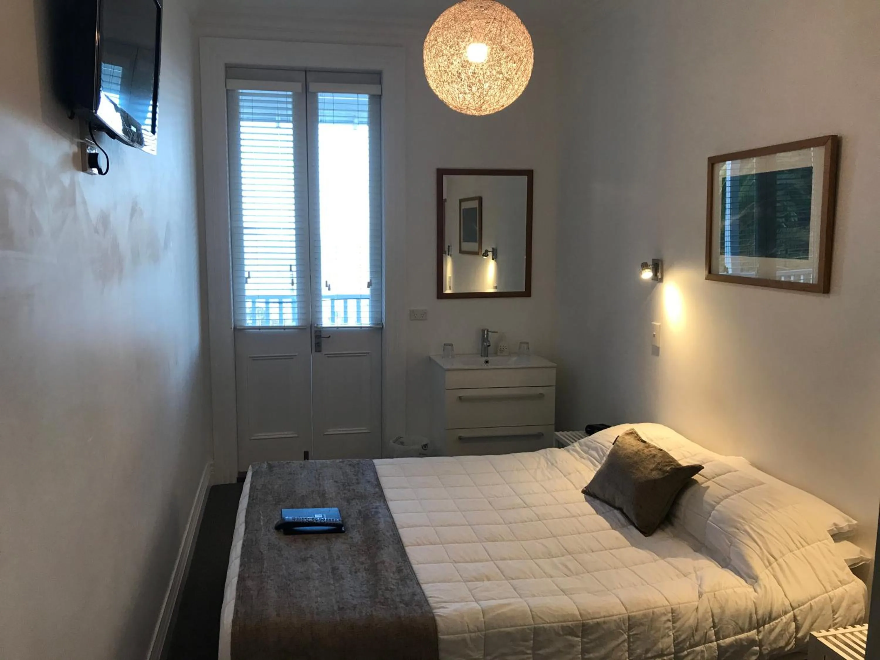 Photo of the whole room, Bed in Ōtoromiro Hotel