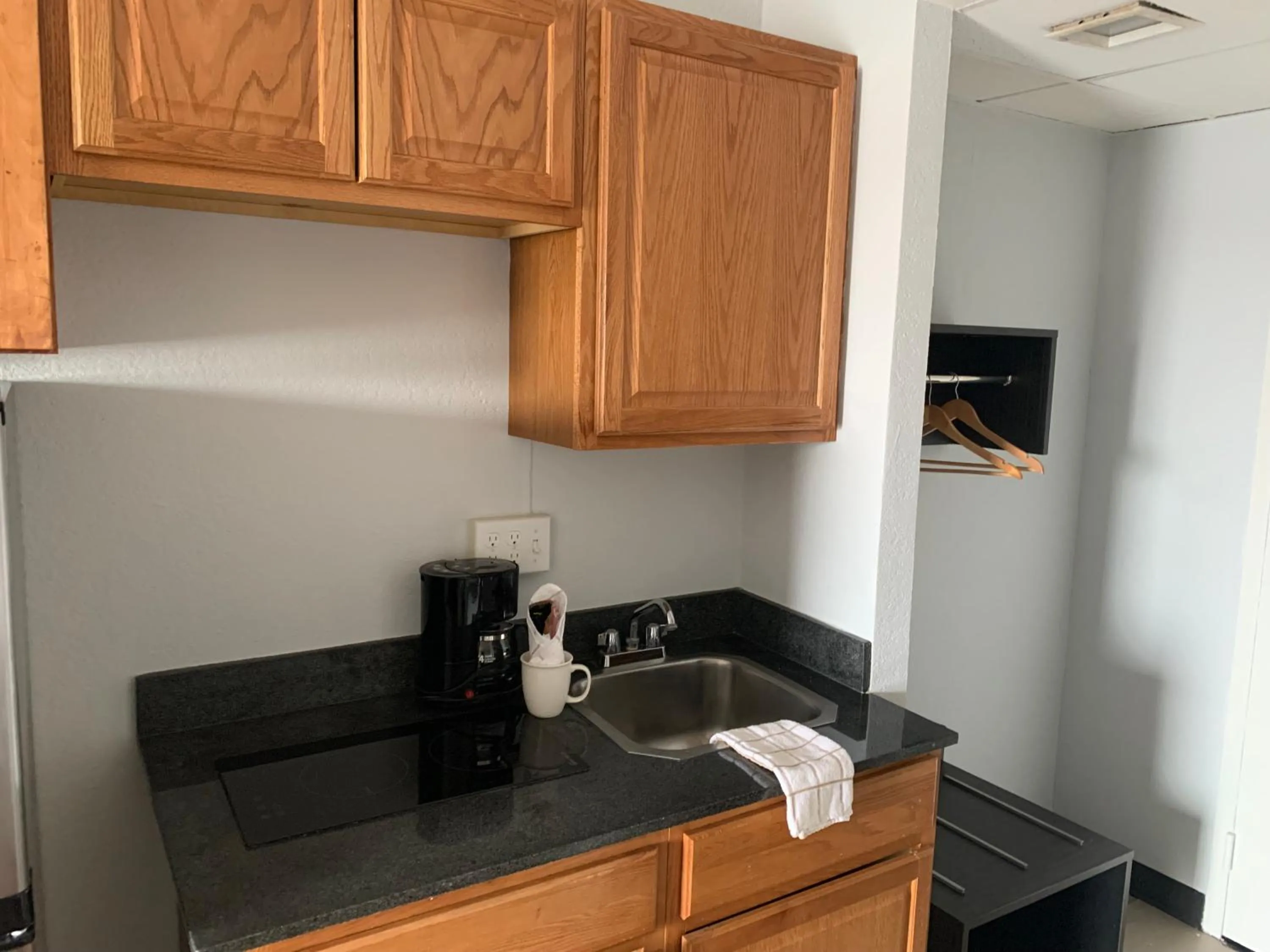Kitchen or kitchenette in Studio 6-Lincoln, NE - Airport