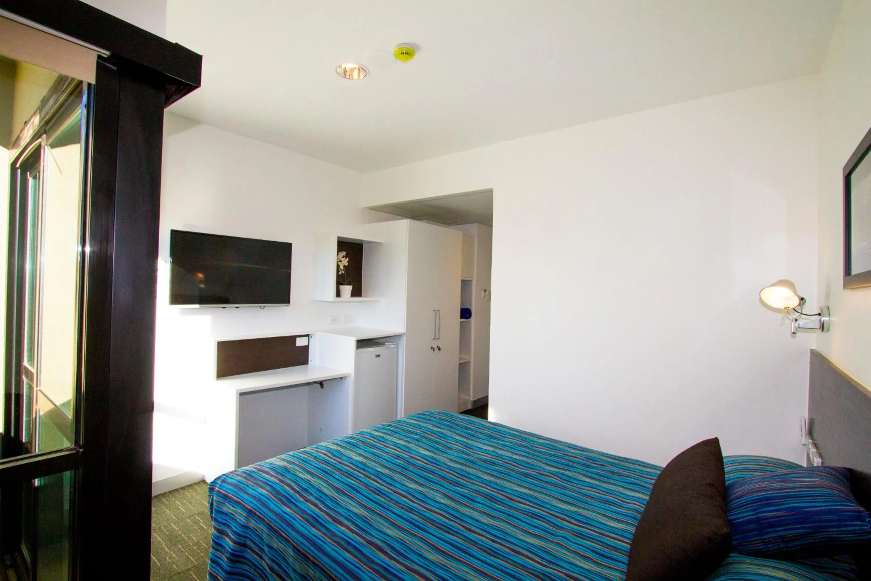 Photo of the whole room, Bed in The Landing Port Hedland
