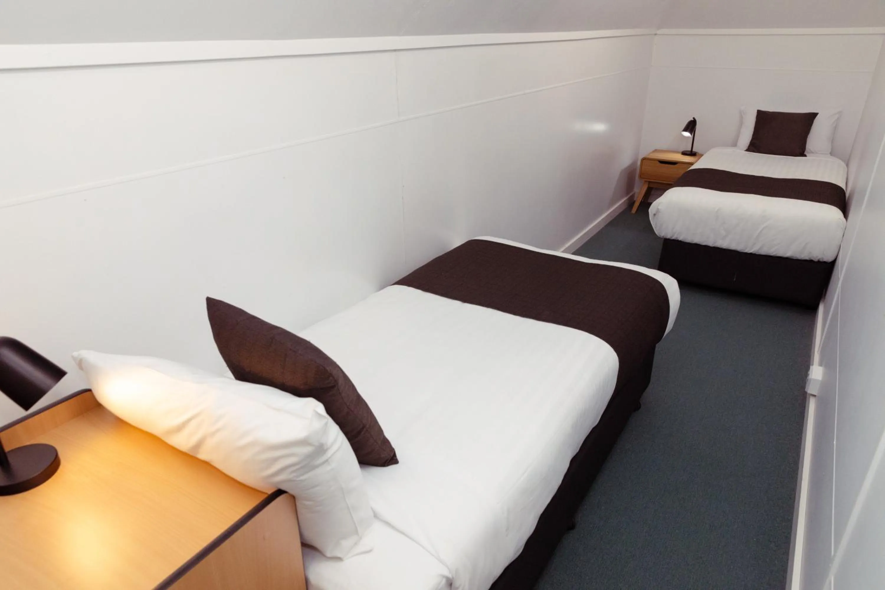 Bed in Barclay Motor Inn