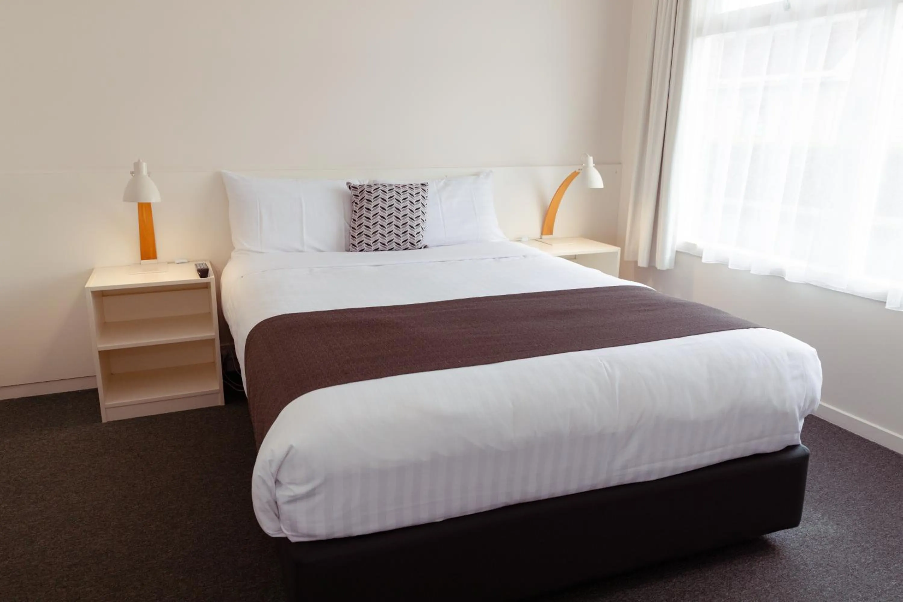 Bed in Barclay Motor Inn