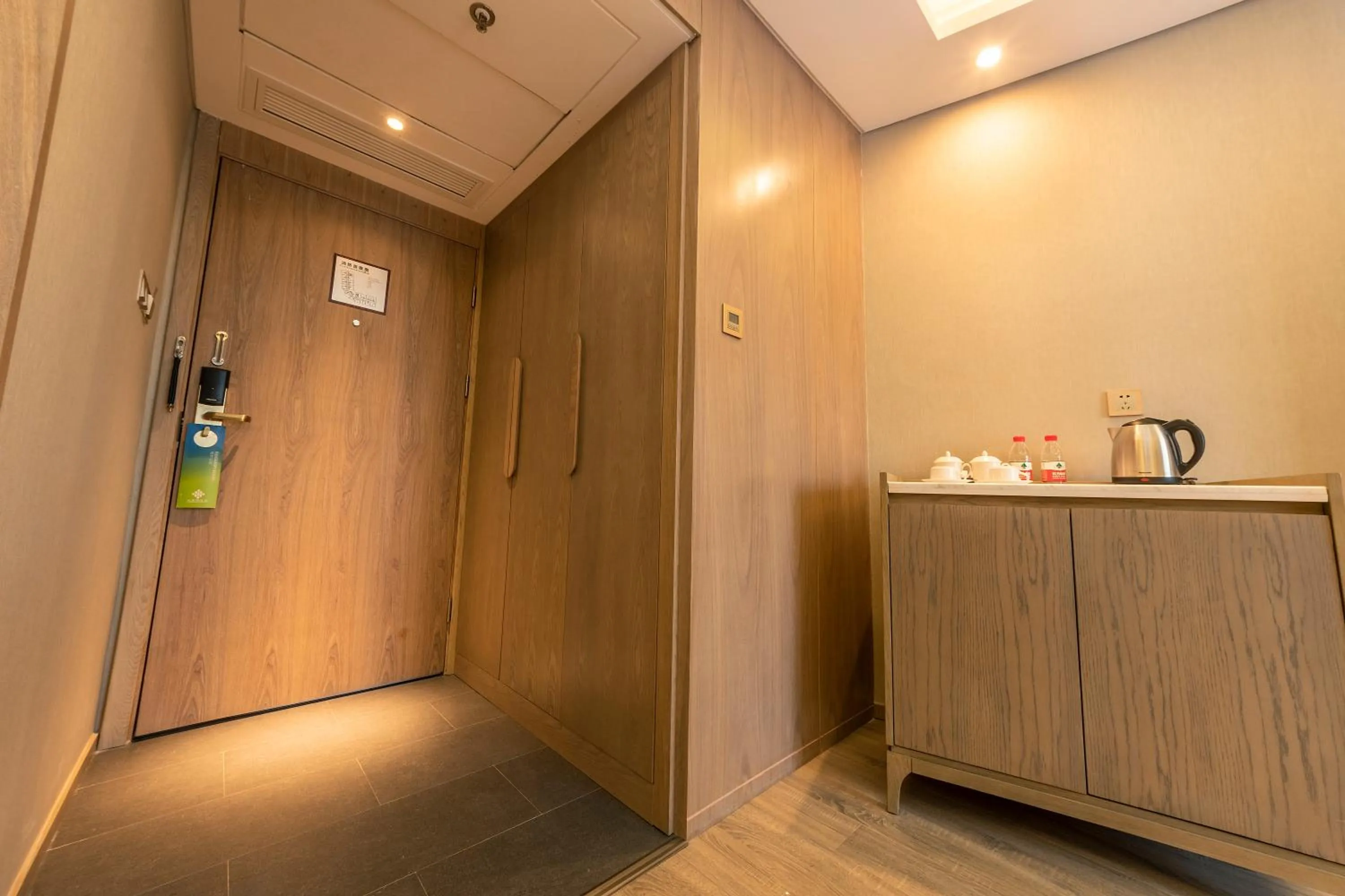 Coffee/tea facilities in Chengdu Jiuzhaigou Hotel