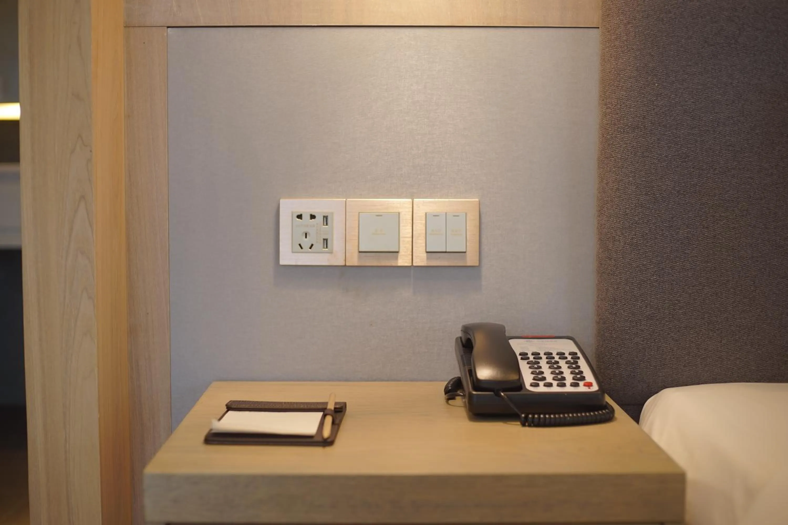 hair dresser, Bed in Chengdu Jiuzhaigou Hotel