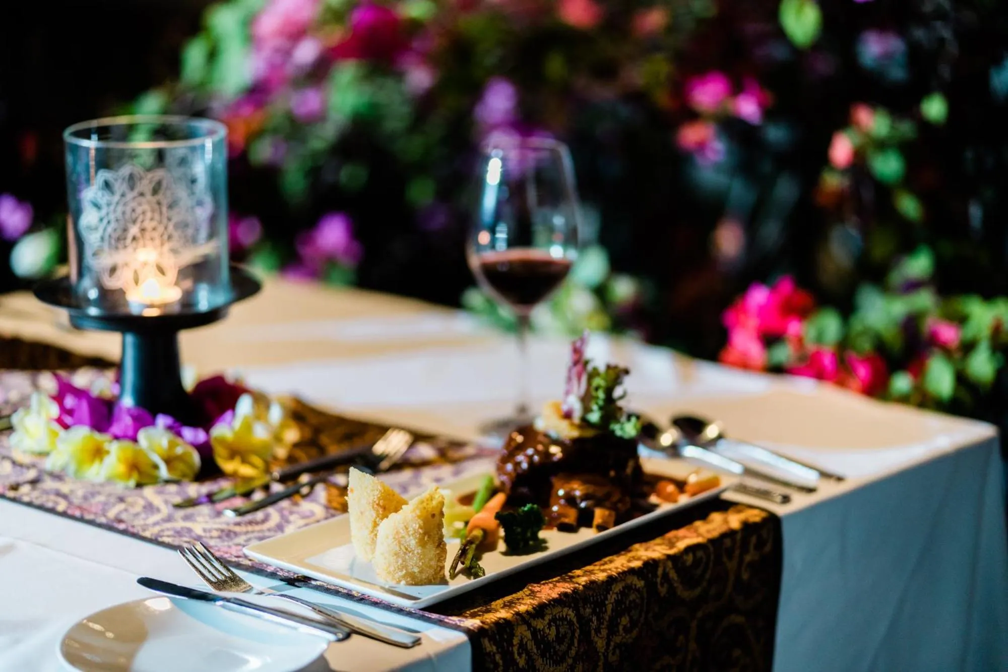 Restaurant/places to eat in VOUK Hotel and Suites Nusa Dua Bali