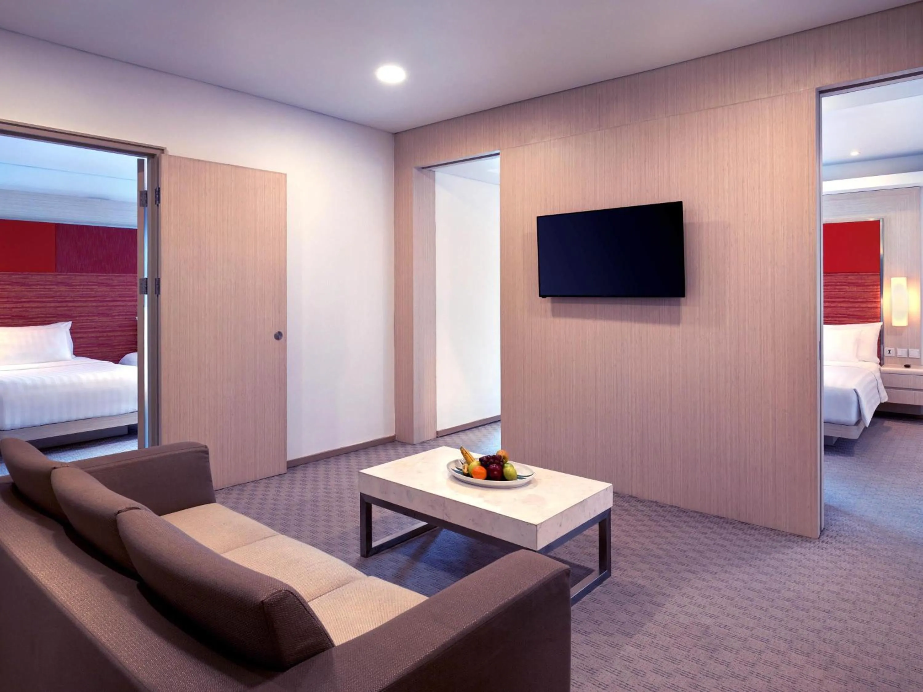 Photo of the whole room, Bed in Grand Mercure Jakarta Harmoni