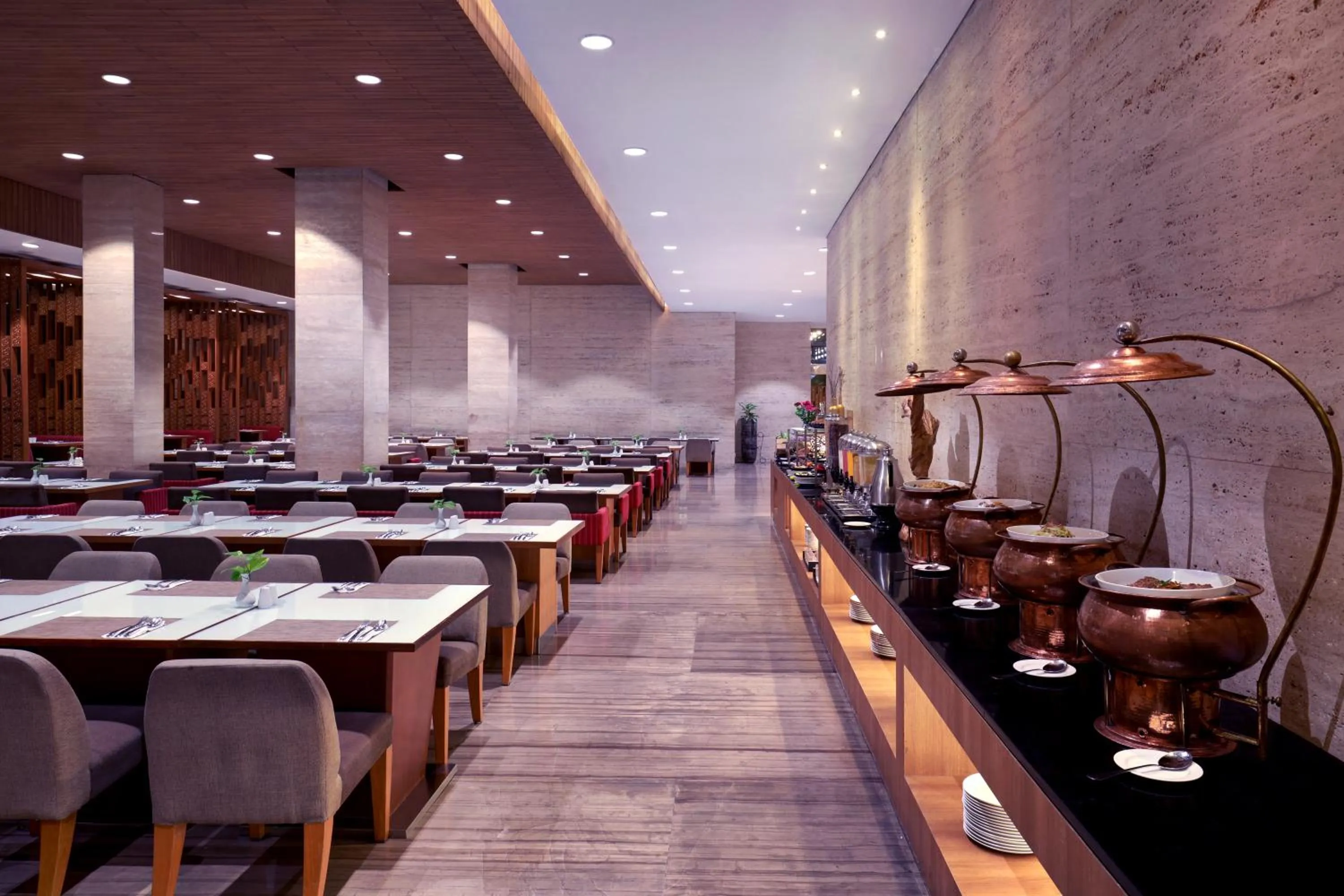 Restaurant/places to eat in Grand Mercure Jakarta Harmoni