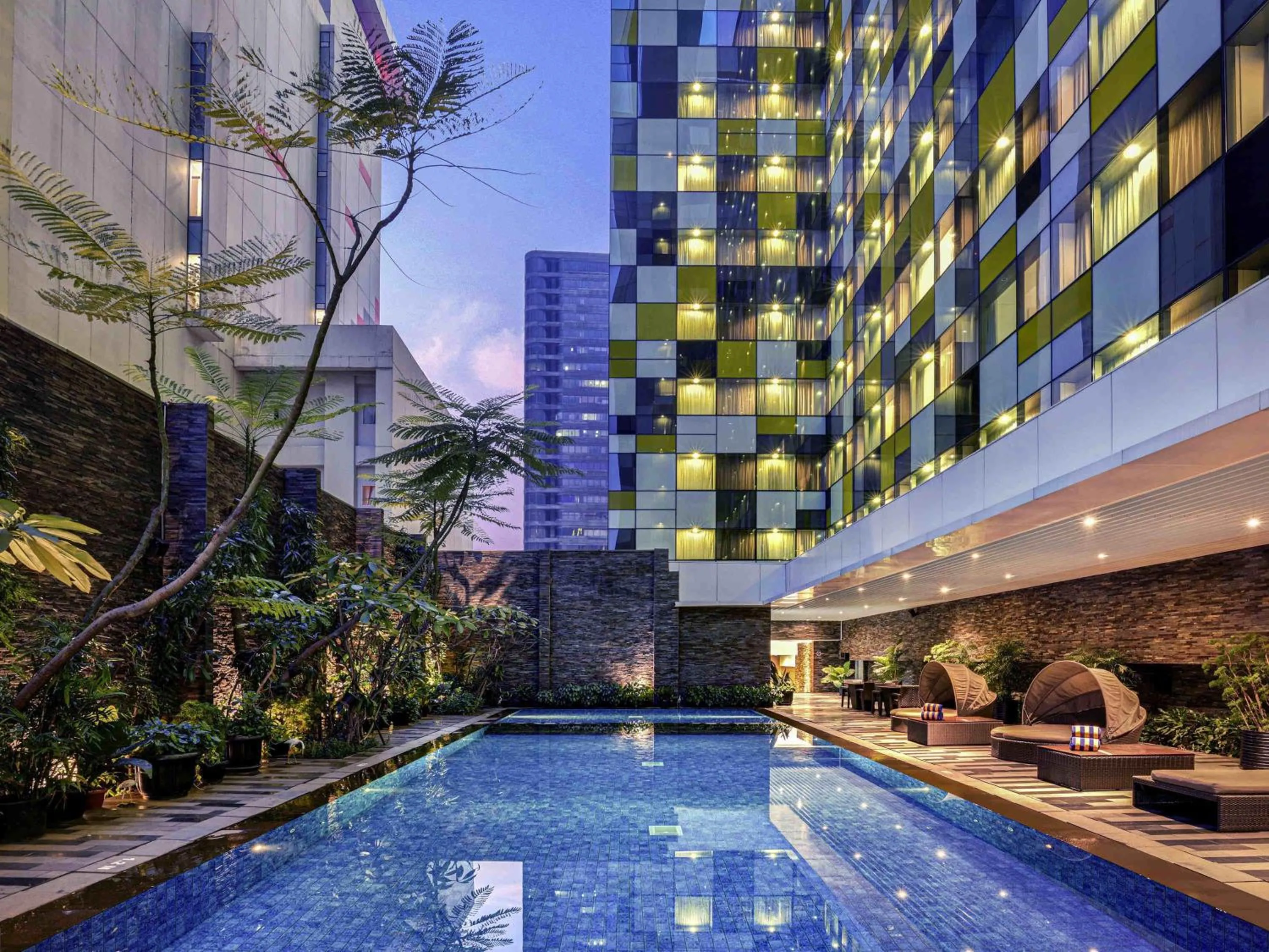 Pool view in Grand Mercure Jakarta Harmoni