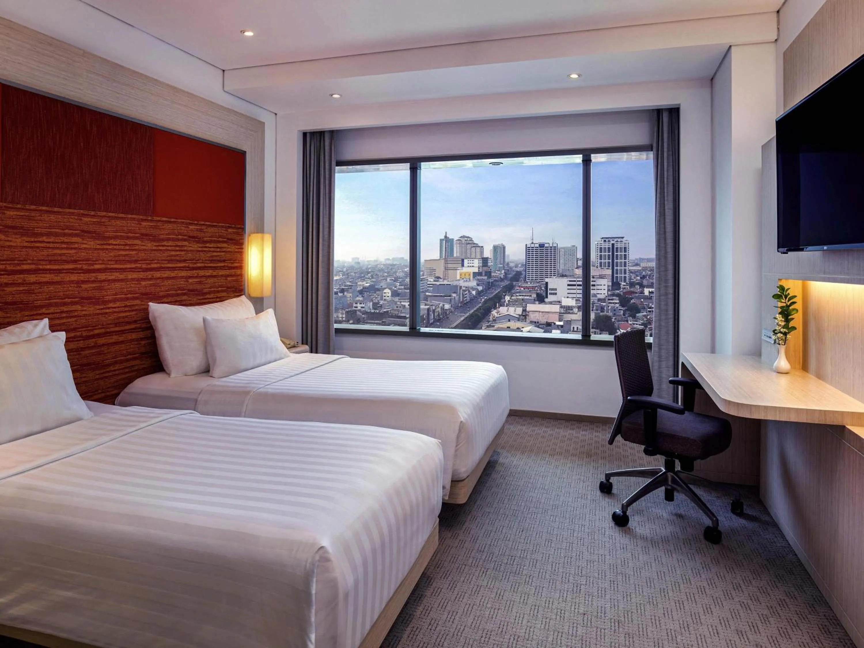 Bedroom, Bed in Grand Mercure Jakarta Harmoni