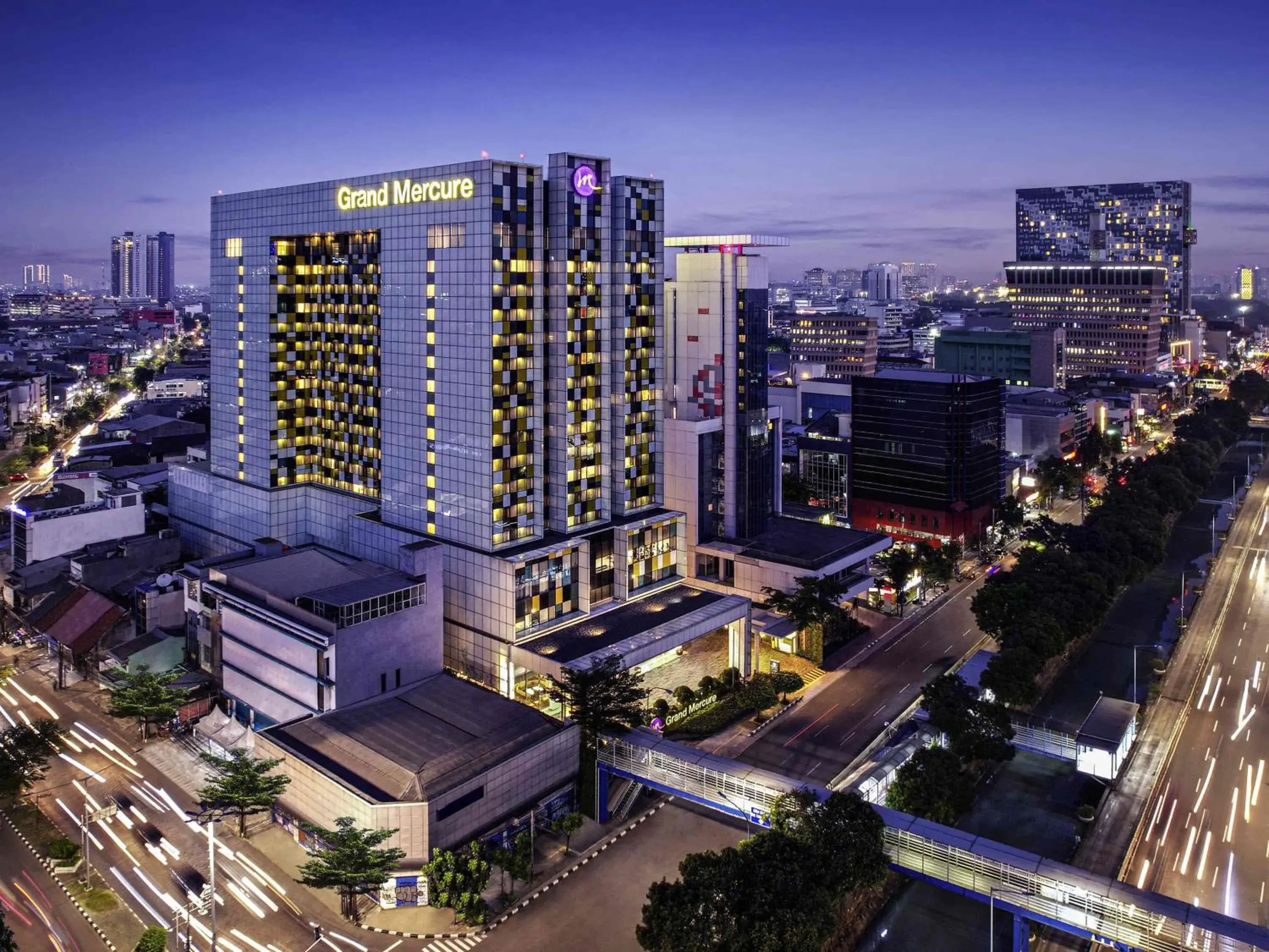 Property building in Grand Mercure Jakarta Harmoni Property building in Grand Mercure Jakarta Harmoni