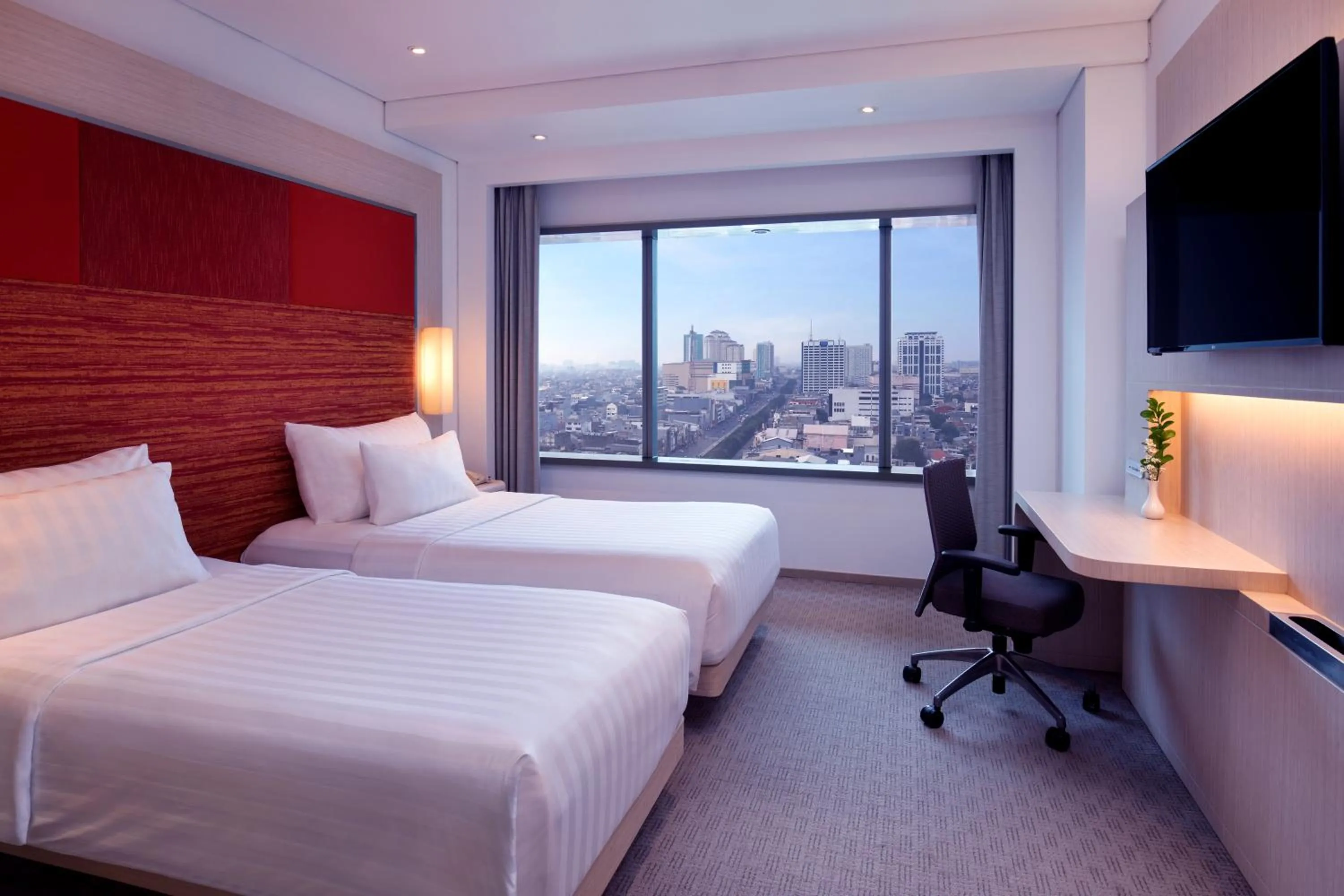Bedroom, Bed in Grand Mercure Jakarta Harmoni