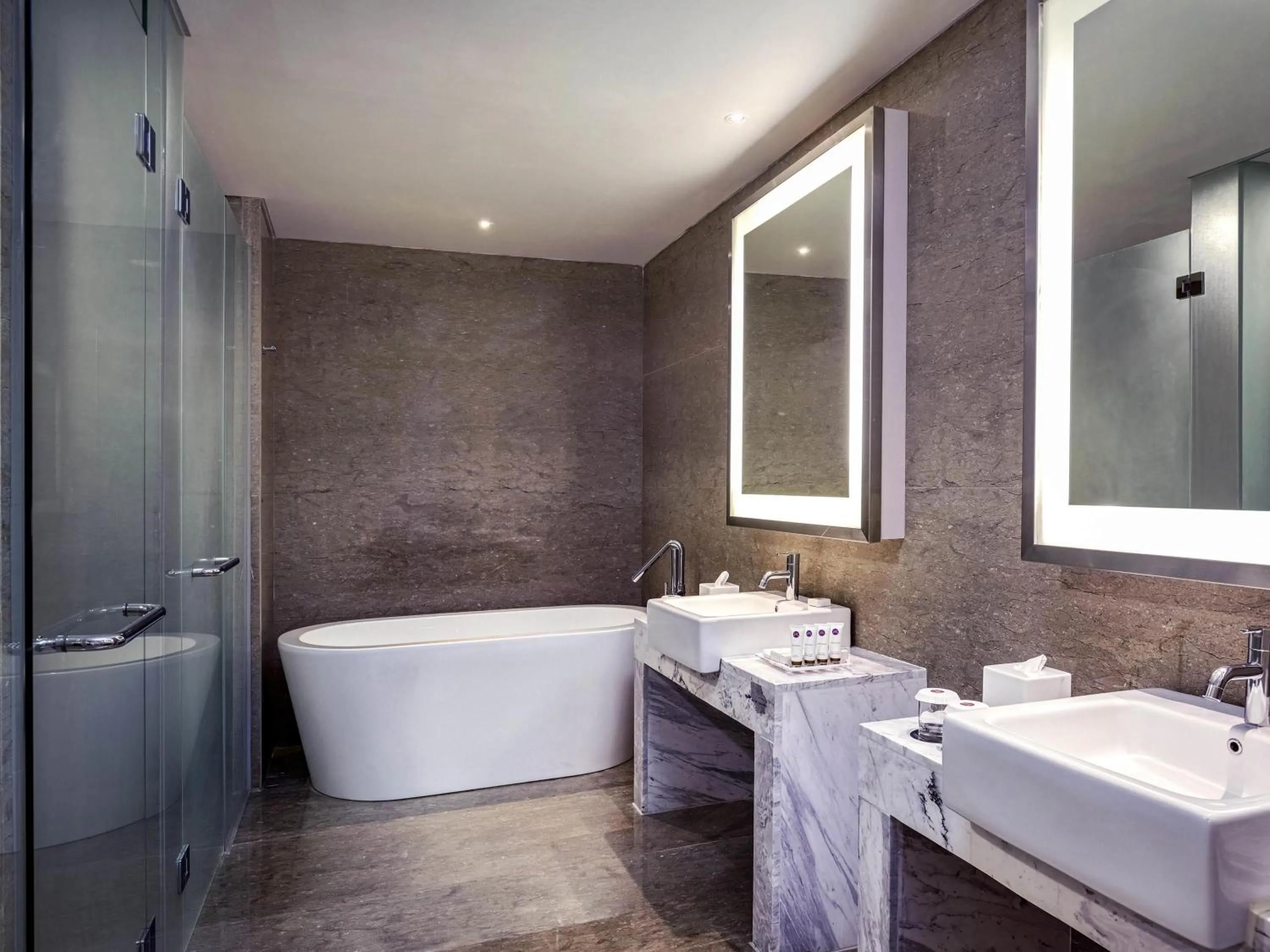 Bedroom in Grand Mercure Jakarta Harmoni