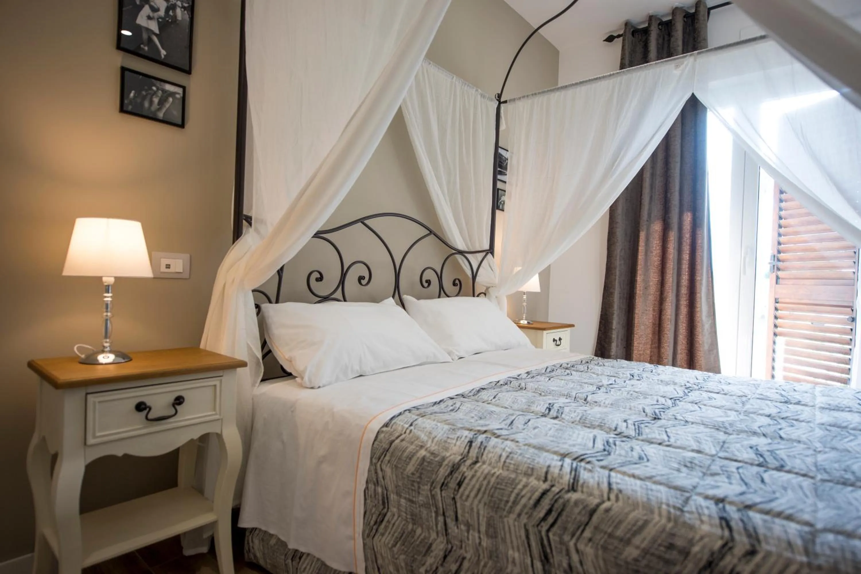 Bedroom, Bed in Il Parco dei Poeti B&B