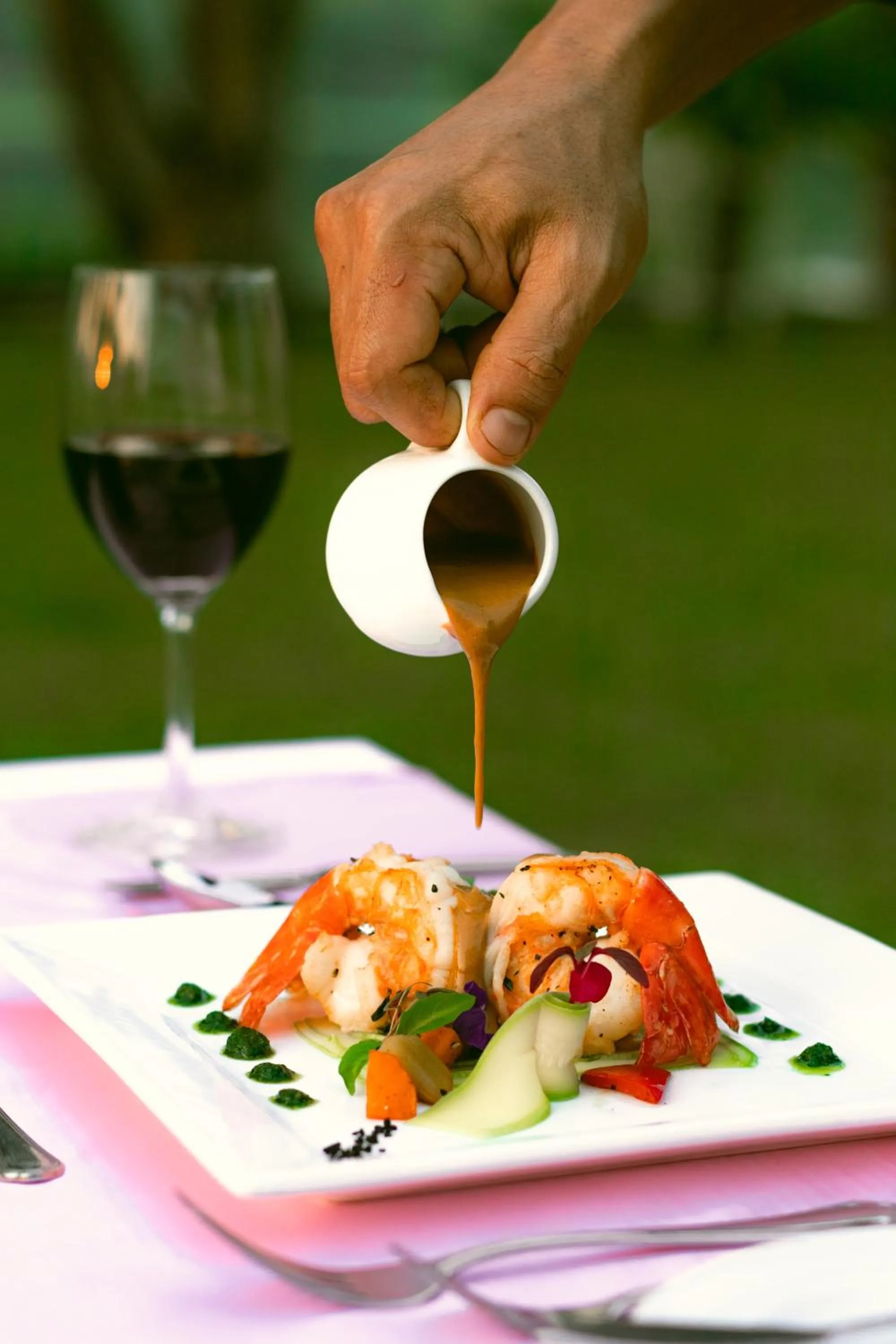 Food and drinks in Inya Lake Hotel Yangon