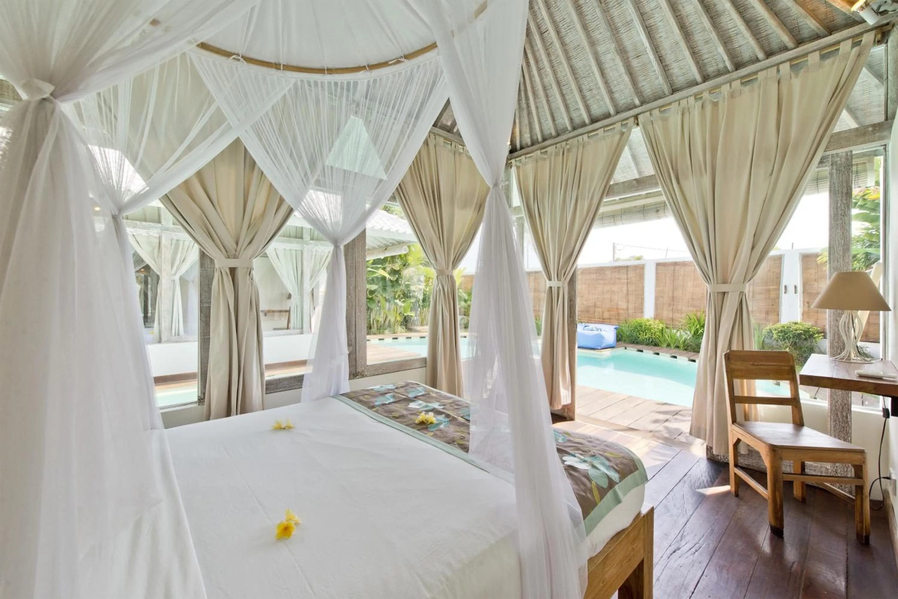 Villa Laksmana Hideaway 2 - Surrounded by water- 2bd villa with fantastic pool!