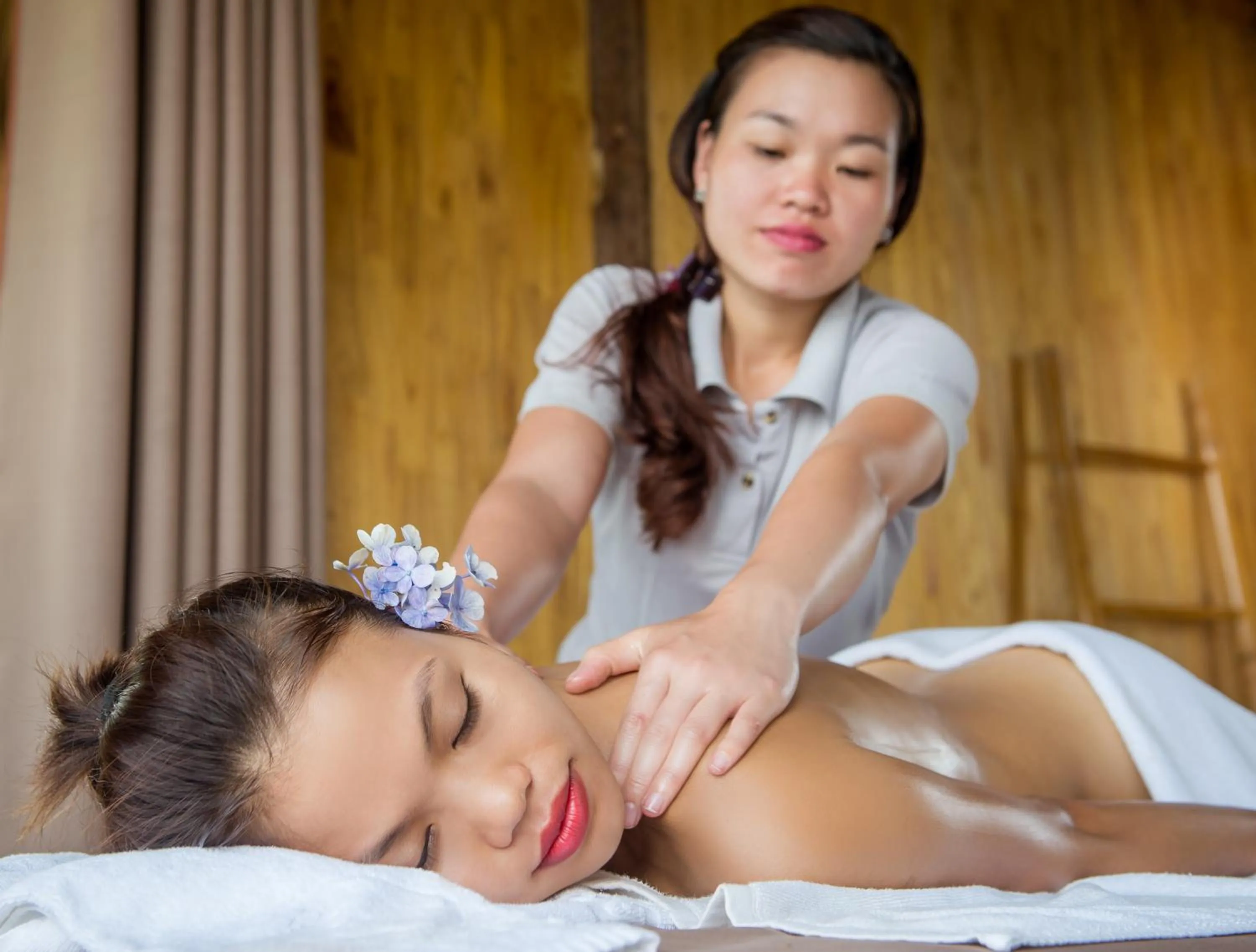 Massage in Topas Ecolodge