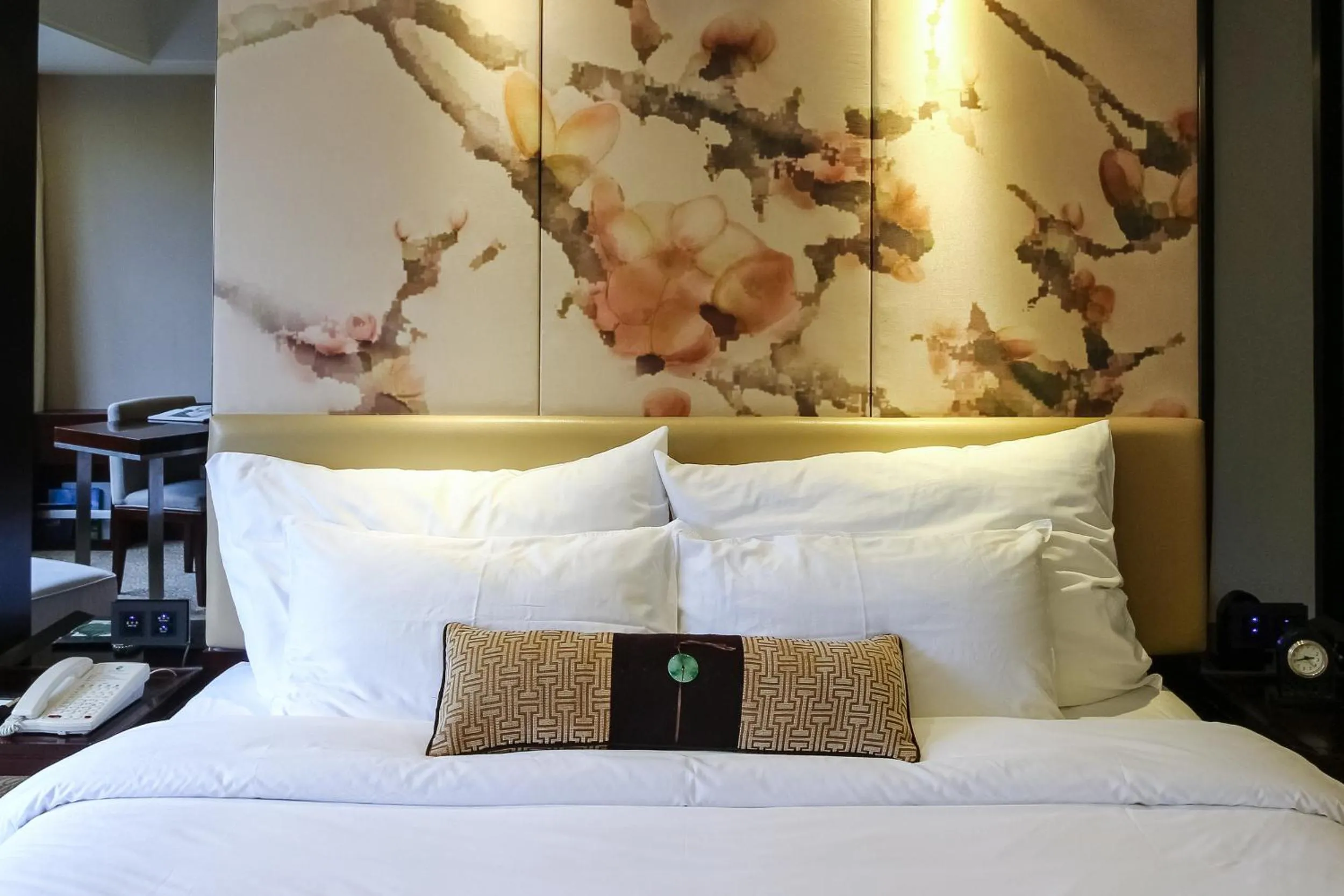 Bed in Guangdong Yingbin Hotel