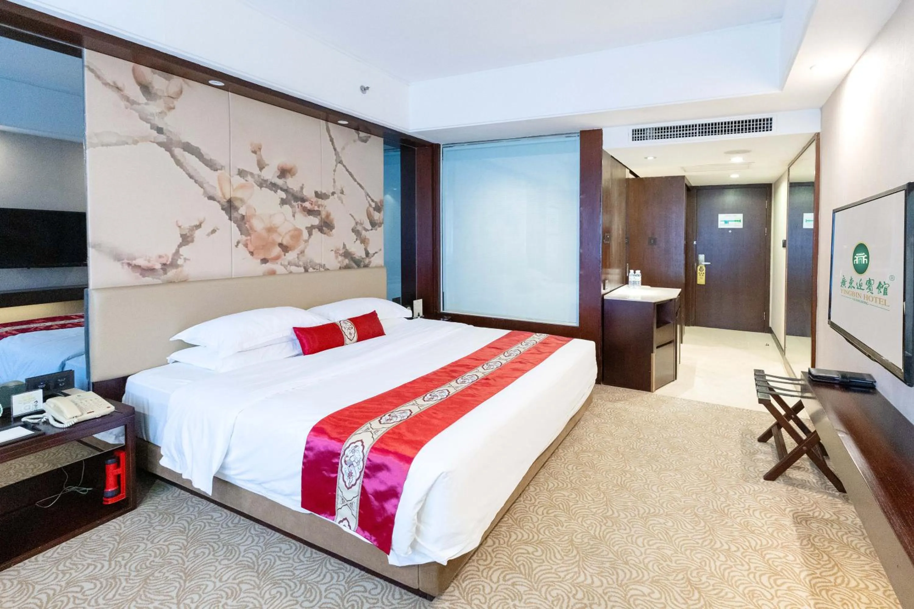 Bed in Guangdong Yingbin Hotel