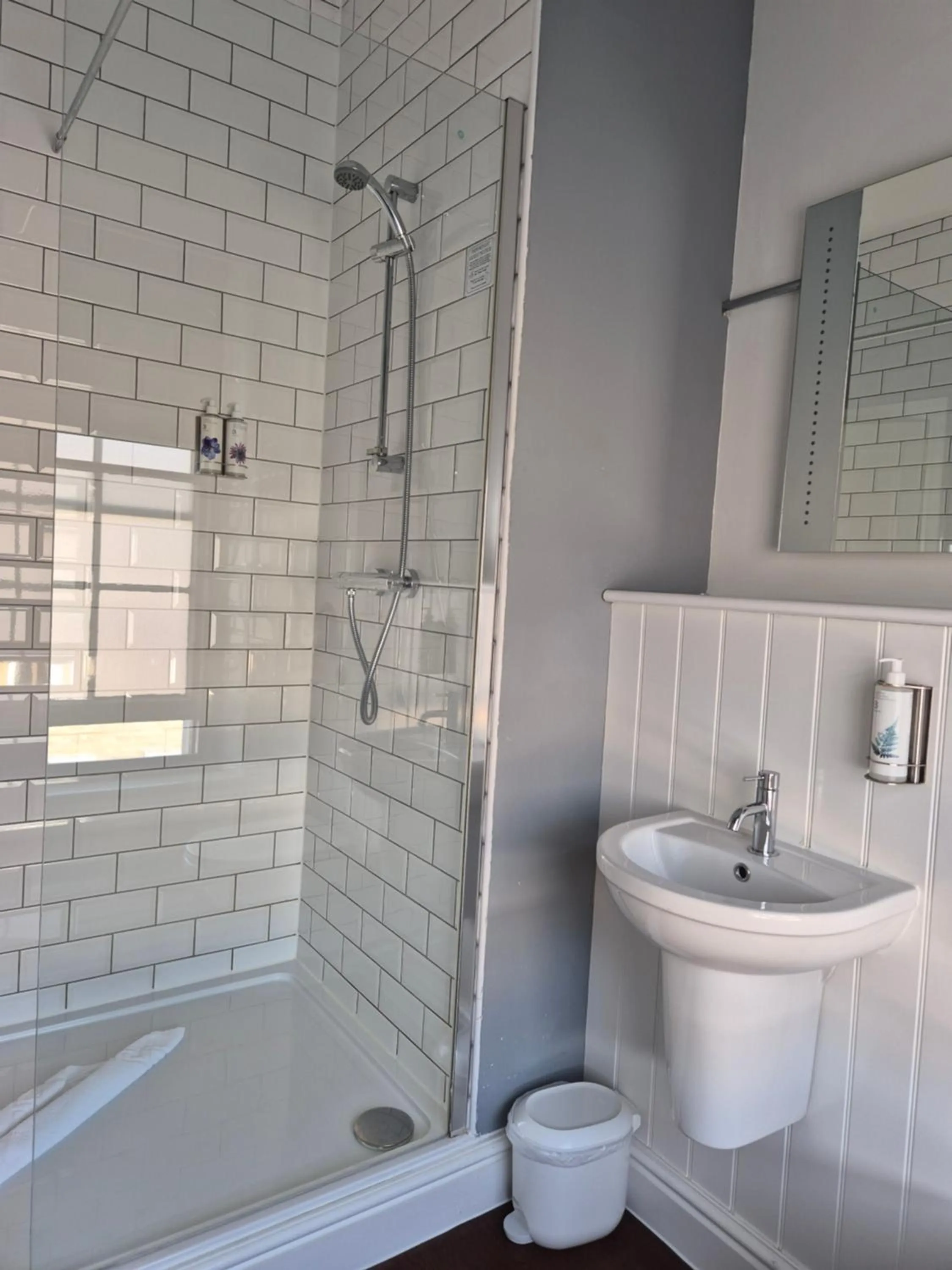 Shower in The Great Western Hotel