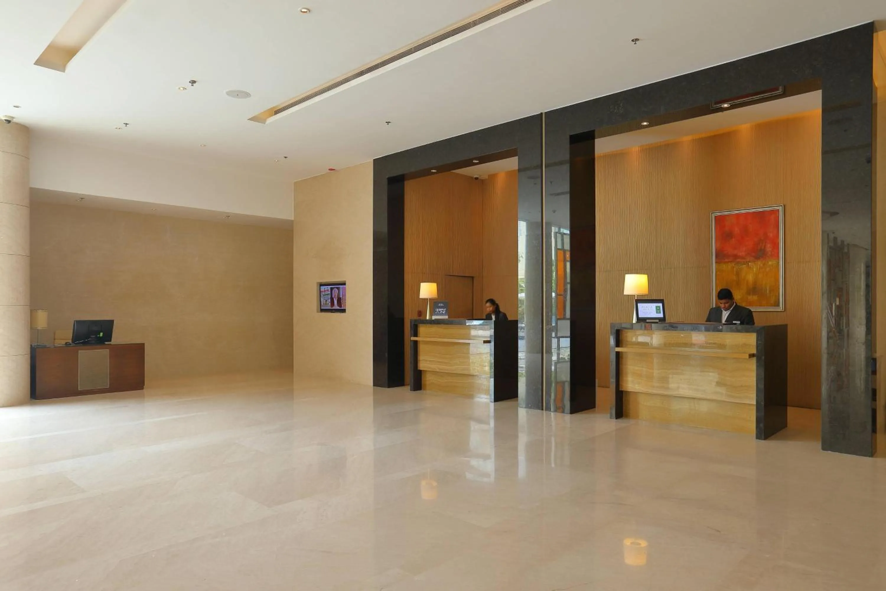 Lobby or reception in Courtyard by Marriott Kochi Airport