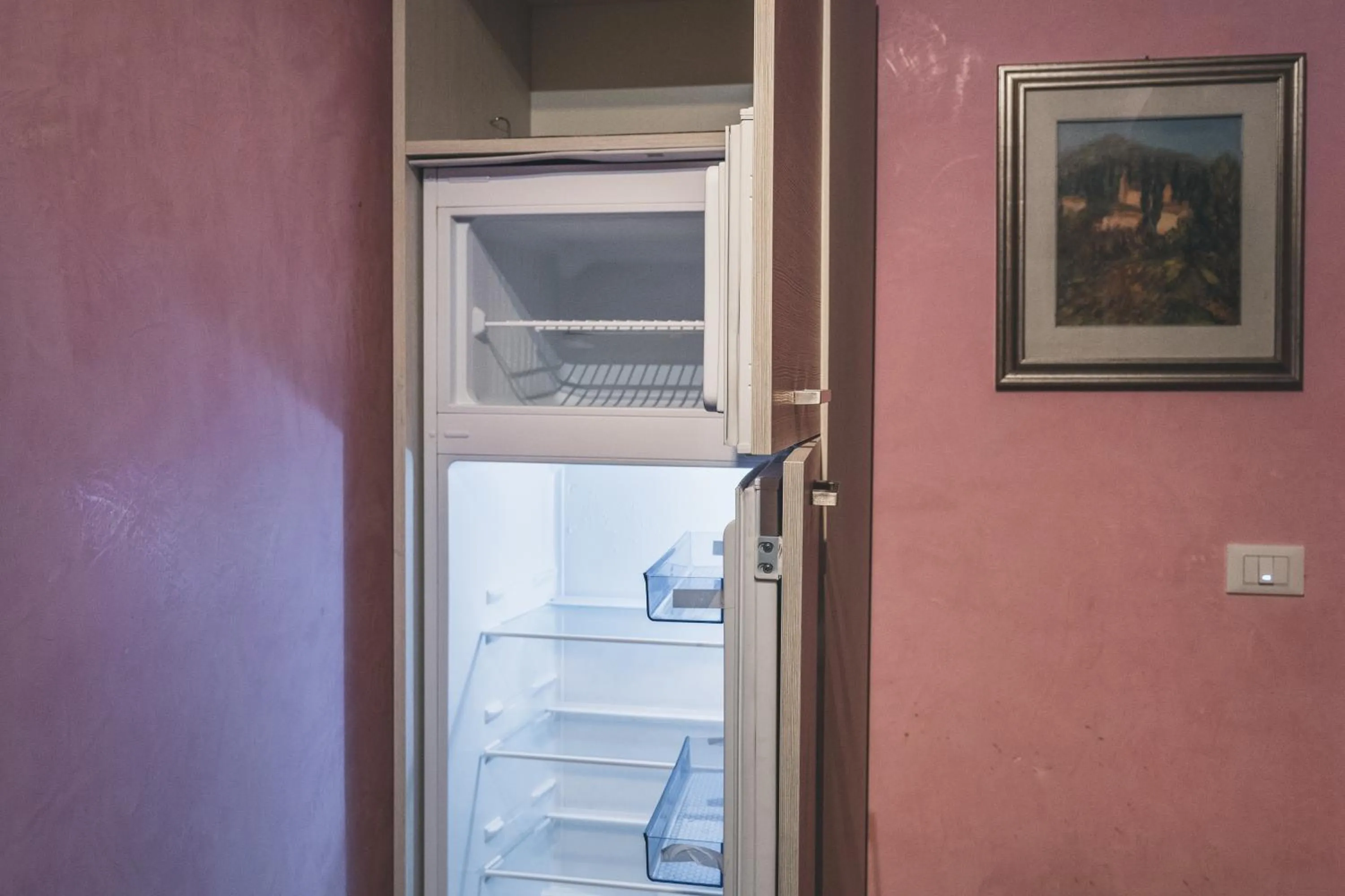 Bulldog Station Apartments with private WC, AC, TV