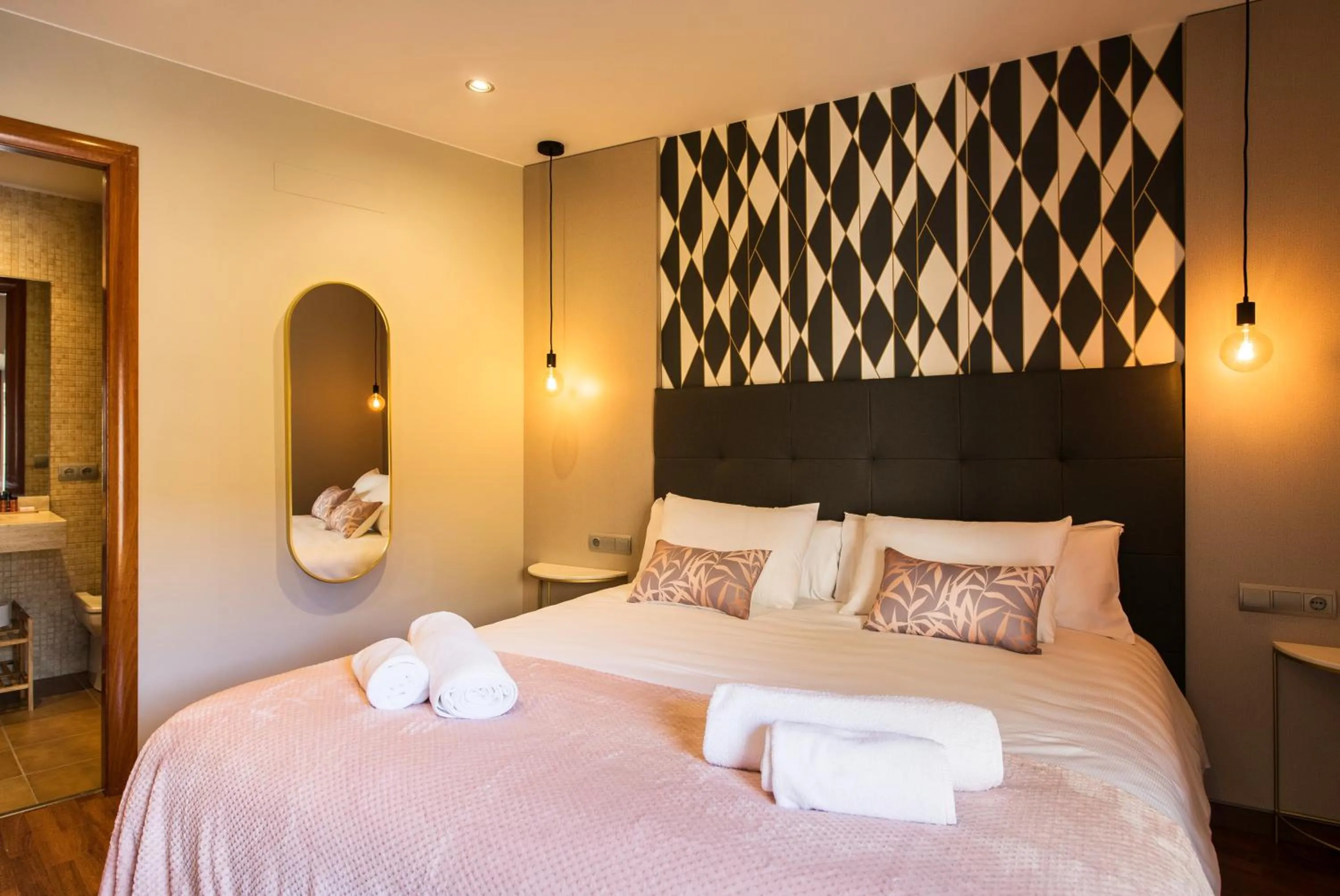 Bedroom, Bed in UP ROOMS BANYOLES