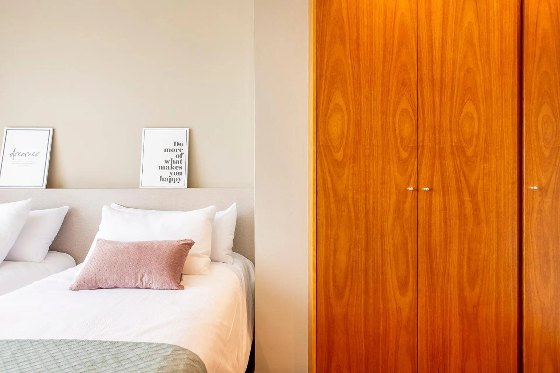Bedroom, Bed in UP ROOMS BANYOLES