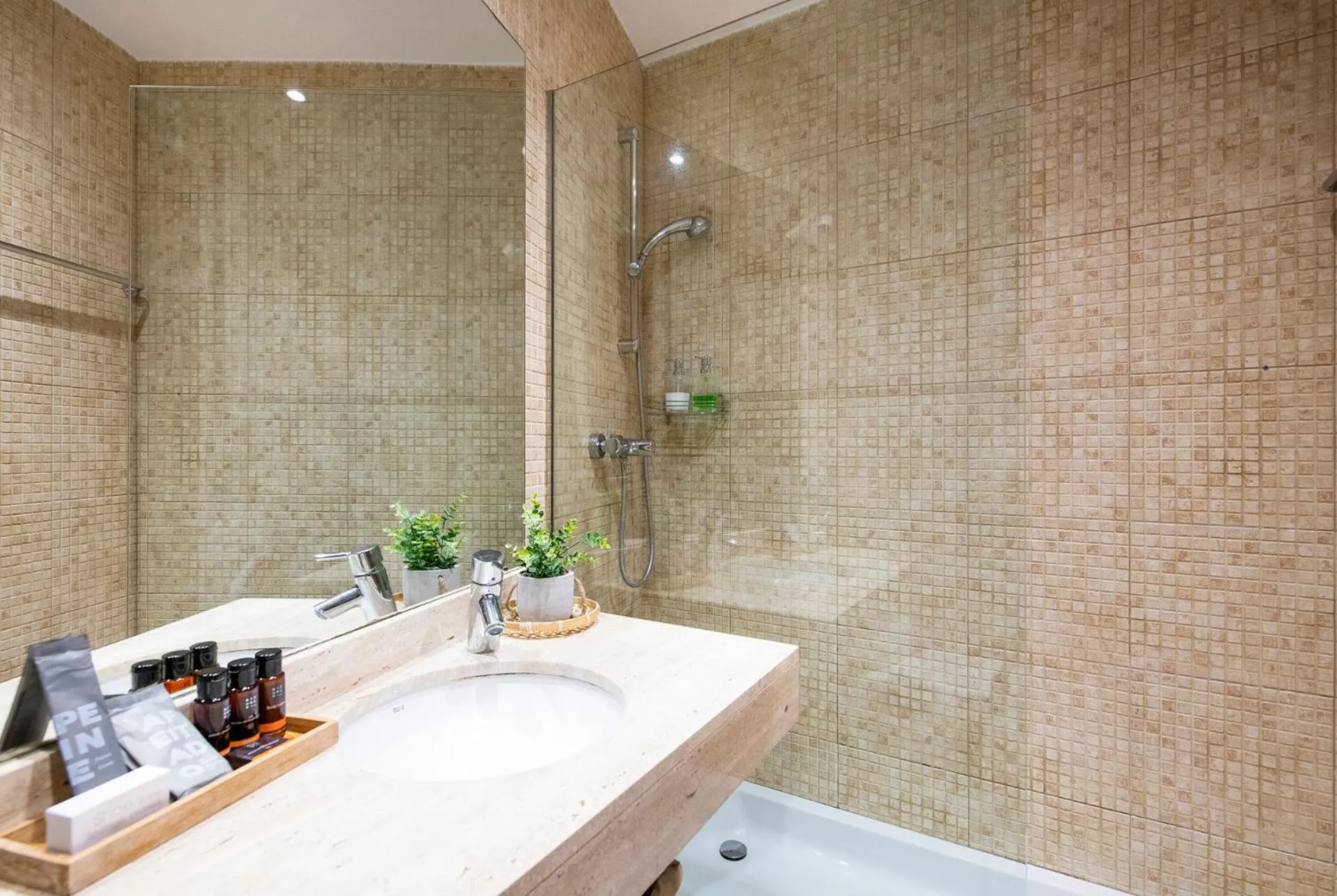 Bathroom in UP ROOMS BANYOLES